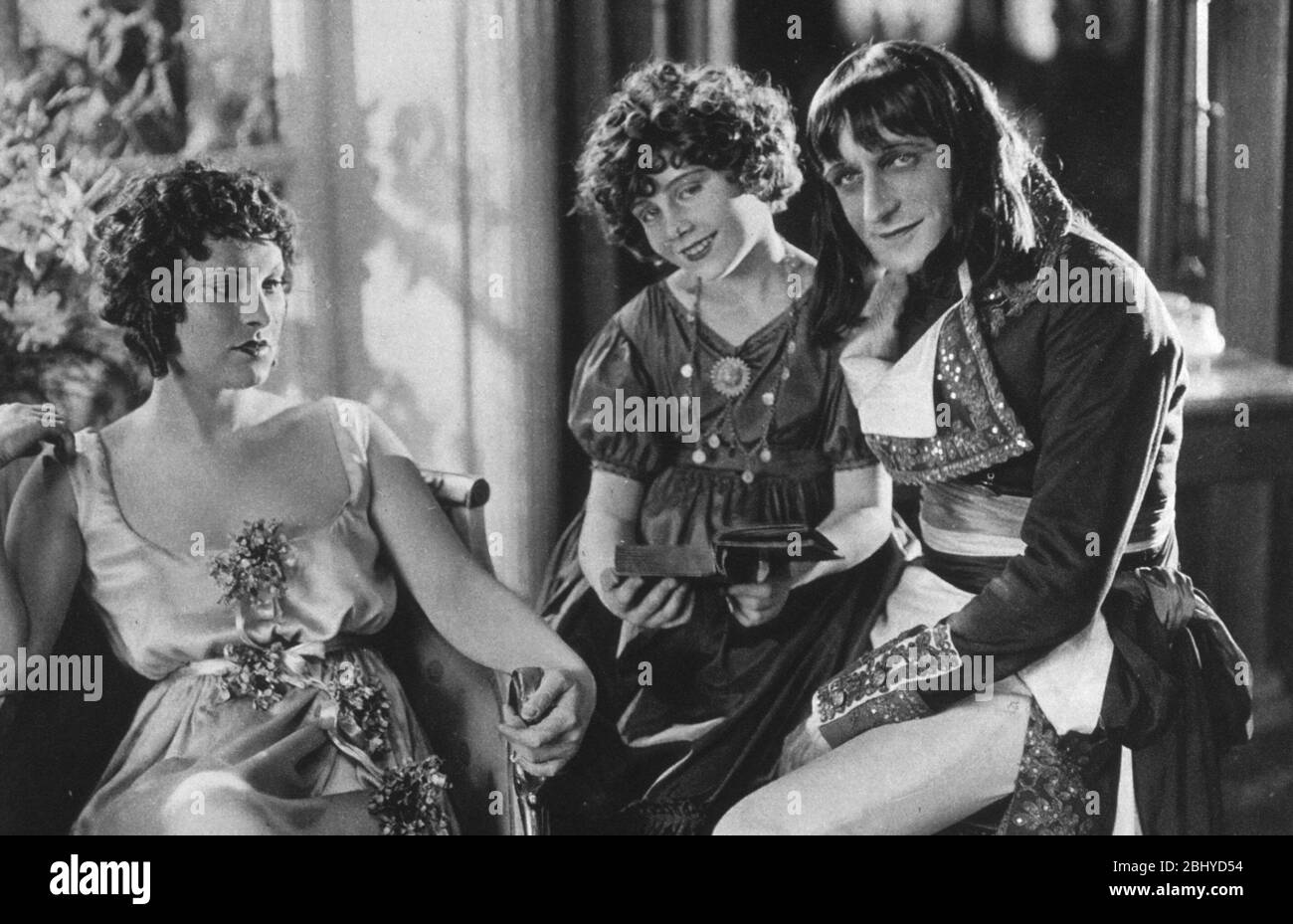 Napoléon  Year: 1927 - France Gina Manès, Jeanne Pen, Albert Dieudonné Director: Abel Gance Stock Photo
