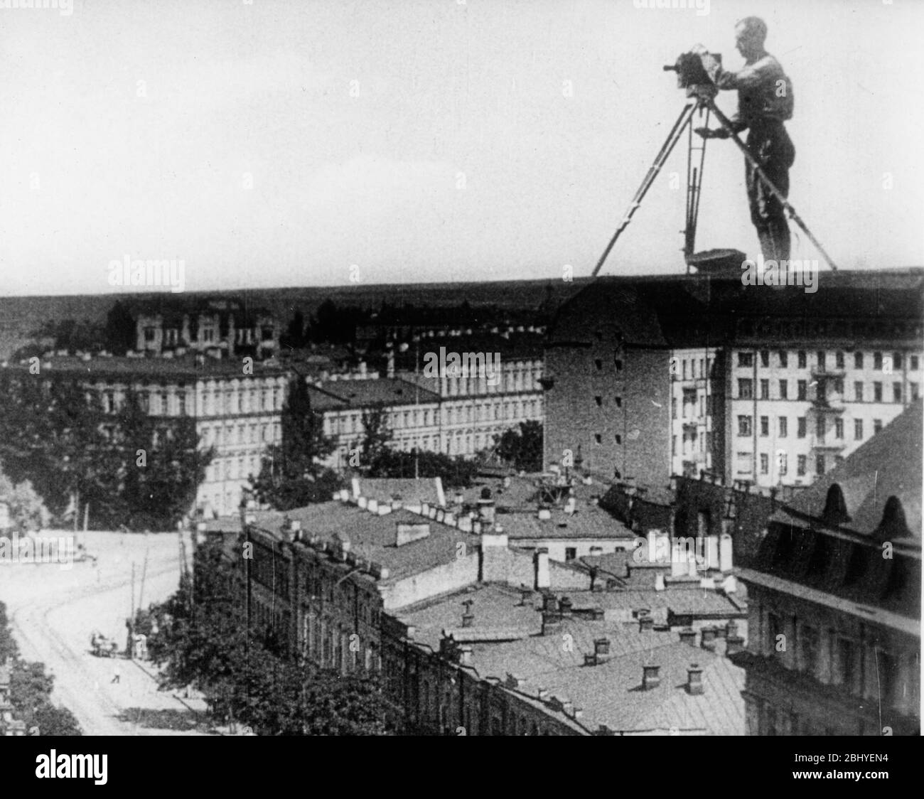 Chelovek s kino-apparatom Man with a Movie Camera Year: 1929 Soviet Union Director: Dziga Vertov Mikhail Kaufman Documentary Stock Photo