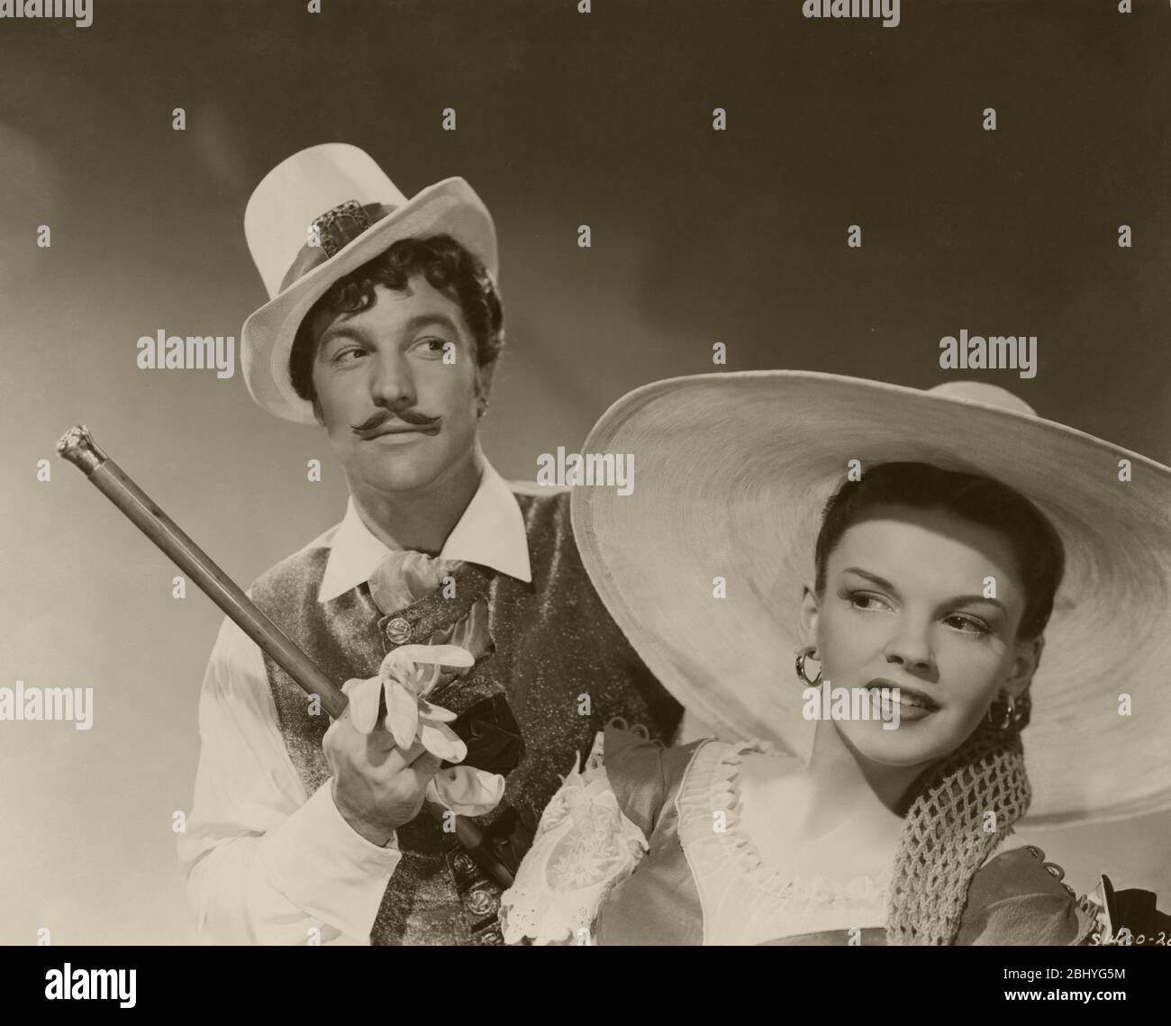 The Pirate  Year: 1948 USA Director: Vincente Minnelli Judy Garland, Gene Kelly Stock Photo