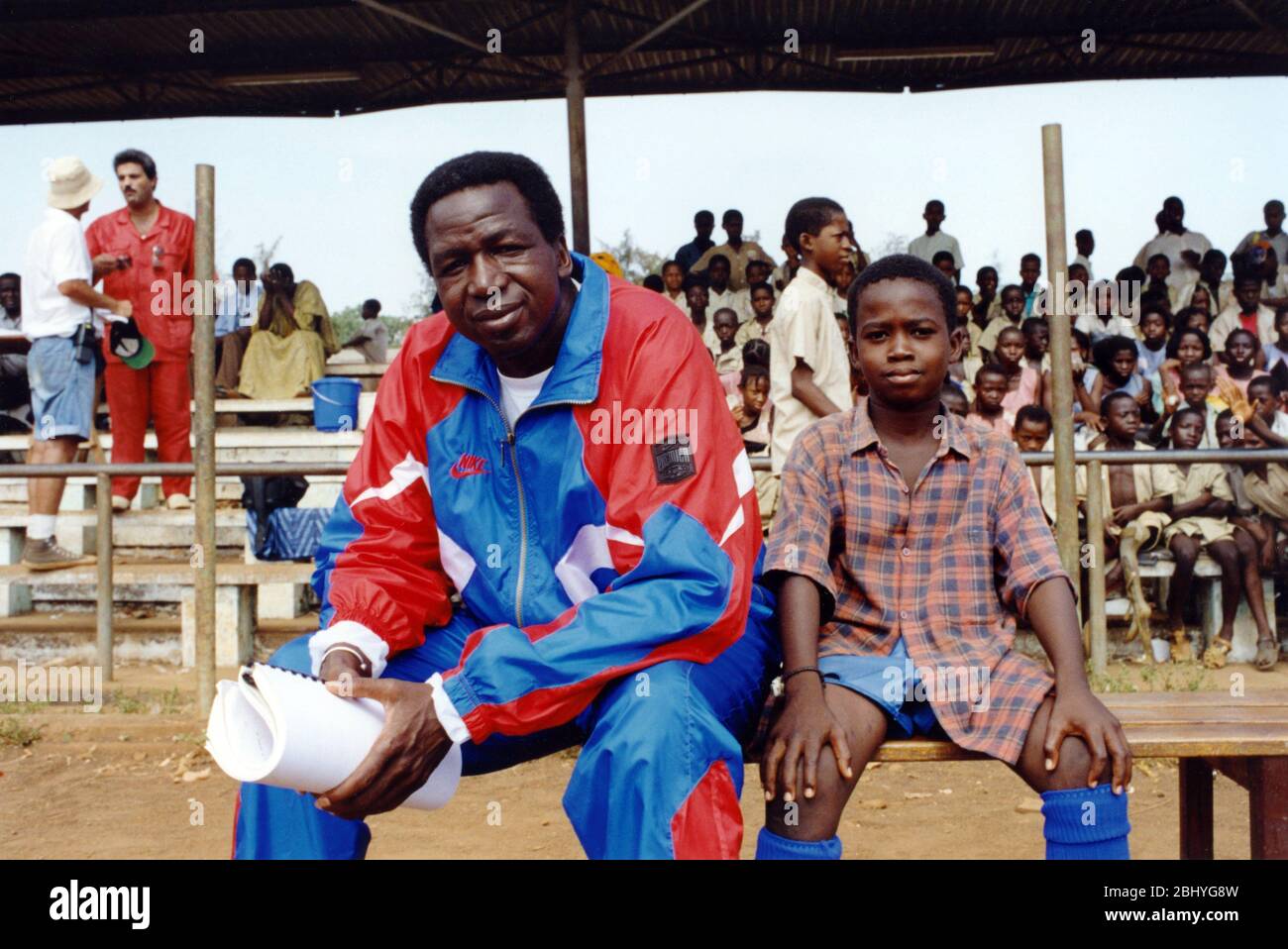 Le Ballon d'or Year: 1994 France / Guinea Director: Cheik Doukoure Salif  Keita, Aboubacar Sidiki Sumah Stock Photo - Alamy
