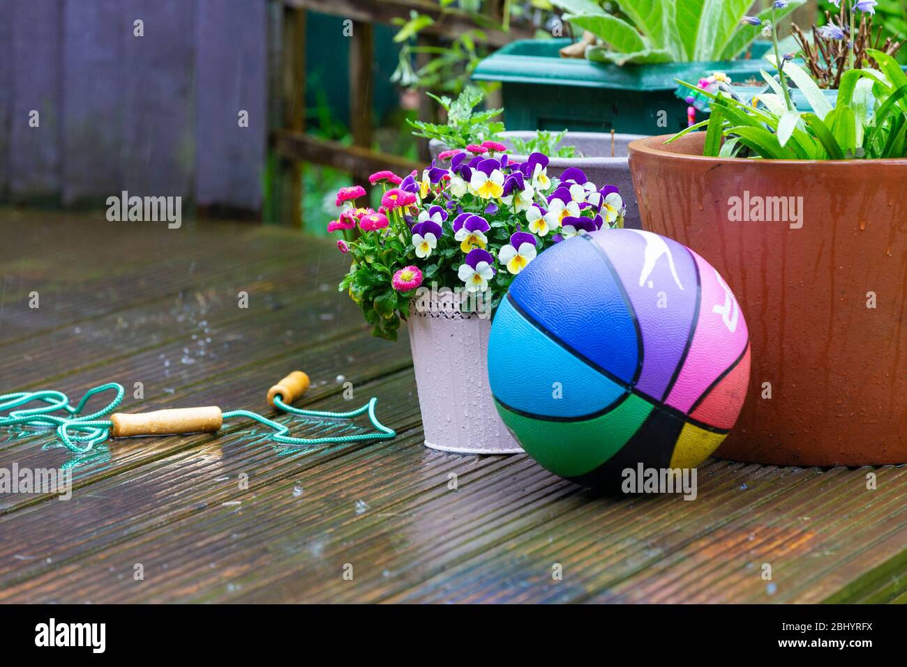 Ashford, Kent, UK. 28th Apr, 2020. UK Weather: After a long spell of sunny weather rain hits the UK in most regions of the country. Hamstreet village life in the coronavirus lockdown. ©Paul Lawrenson 2020, Photo Credit: Paul Lawrenson/ Alamy Live News Stock Photo