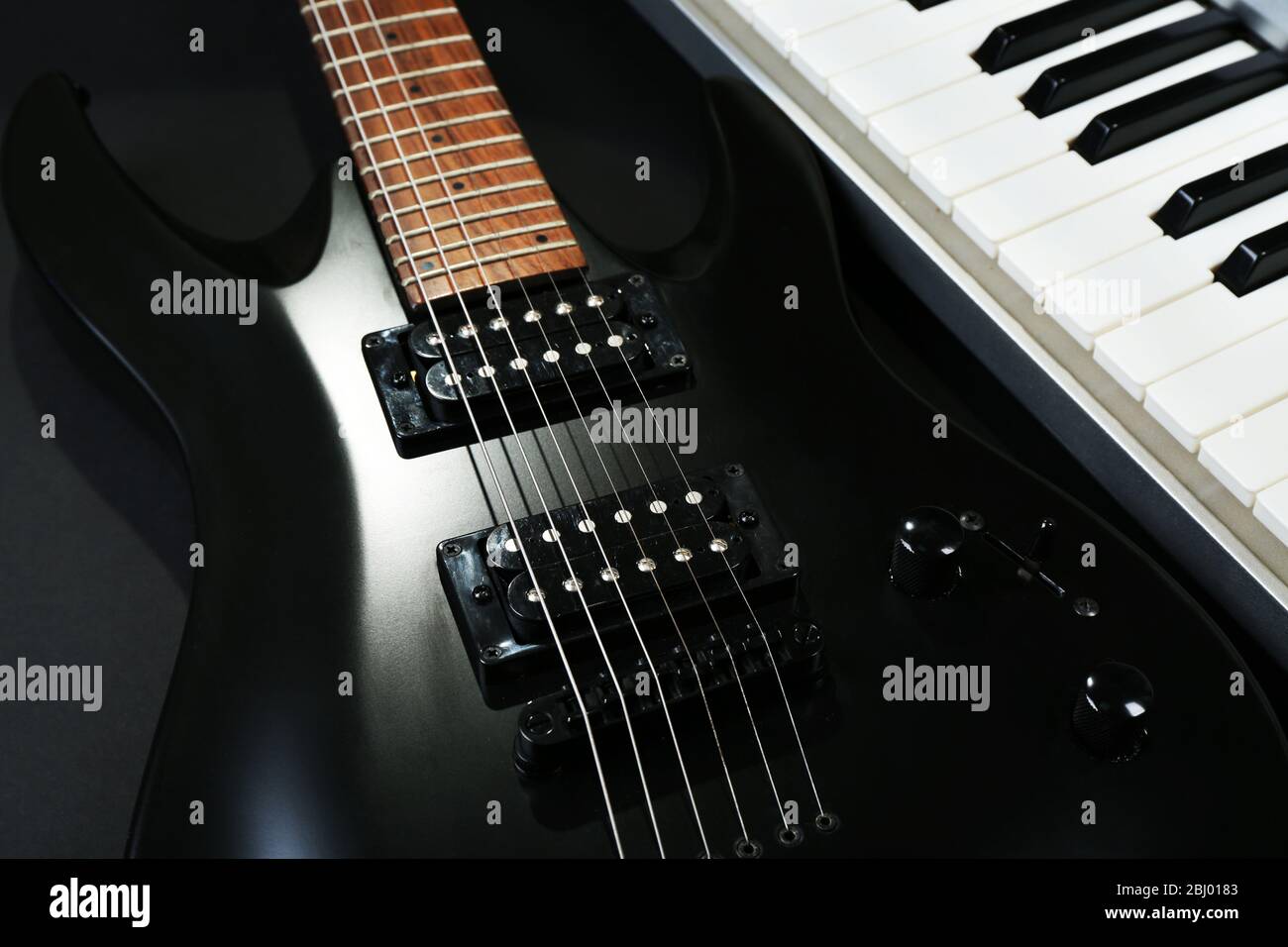 Guitar synthesizer hi-res stock photography and images - Alamy
