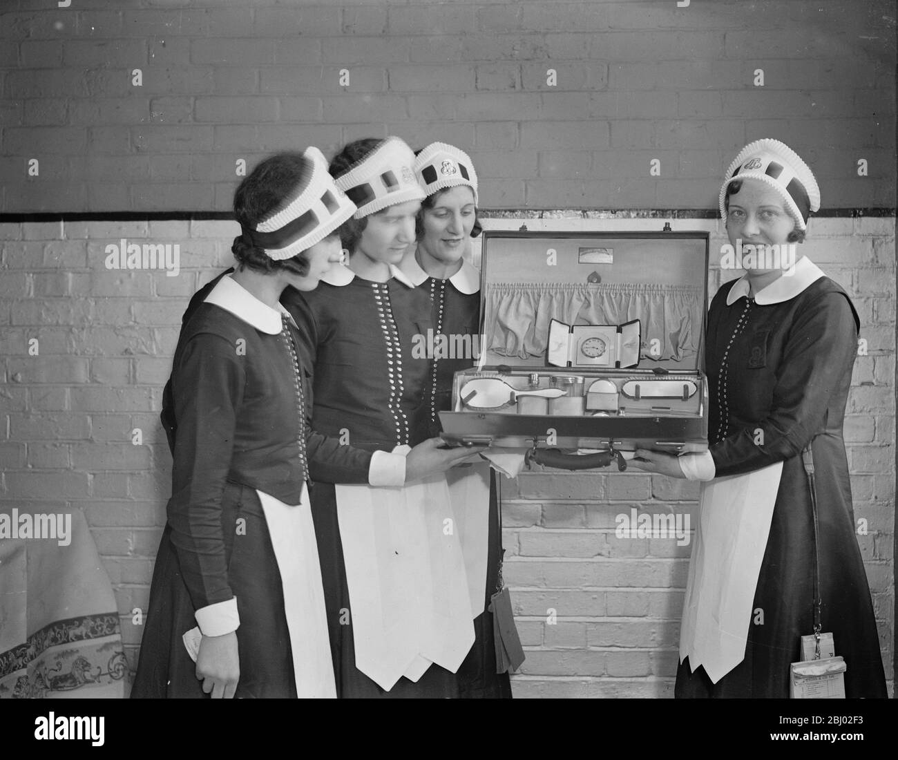Champion ' Nippy ' - Miss Dorothy Porter , who has been awarded the first prize for efficiency at the annual examination of ' Nippy ' waitresses - 1 March 1932 - - Nippys specifically worked in J. Lyons & Co tea shops and cafes Stock Photo