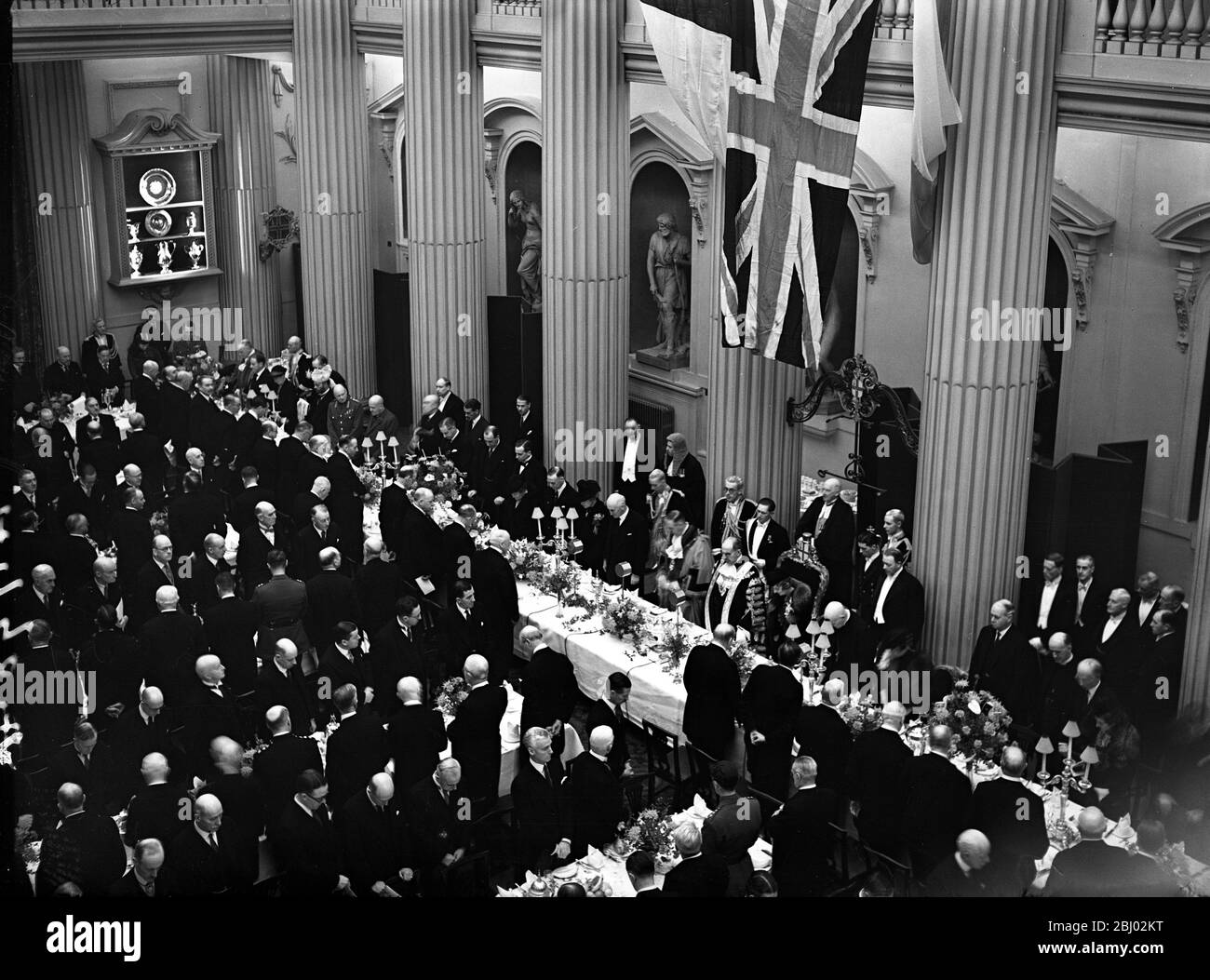 The Lord Mayor 's wartime lunch at the Mansion House , in place of the customary Guildhall banquet . - 9 November 1939 Stock Photo