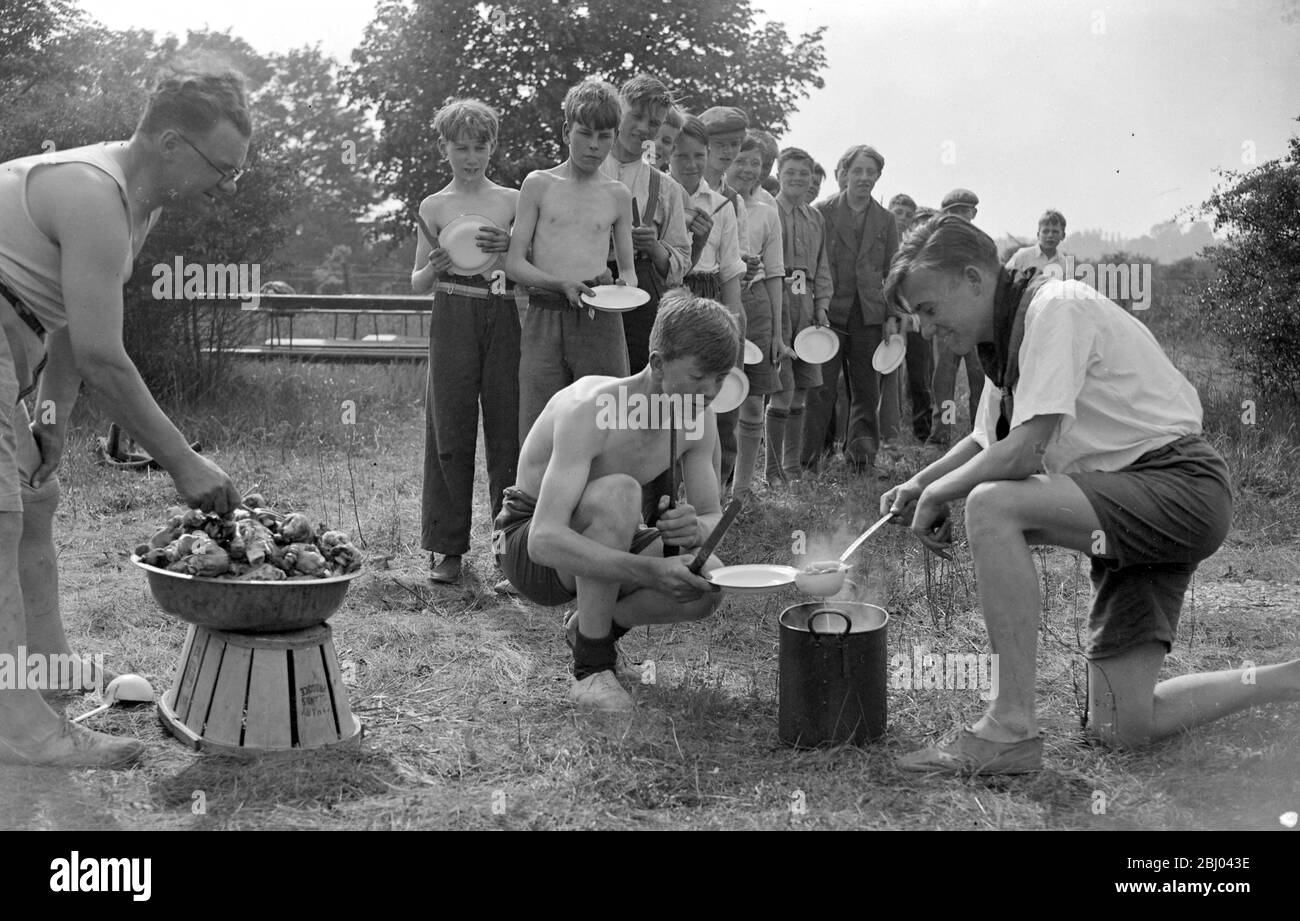 Unemployed boys camp. Farnborough. - 1934 Stock Photo