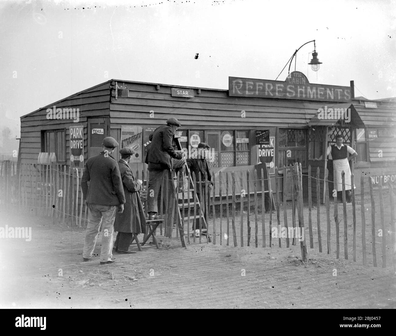 Cafe being fenced in Eltham, Kent. - 30 October 1934 Stock Photo