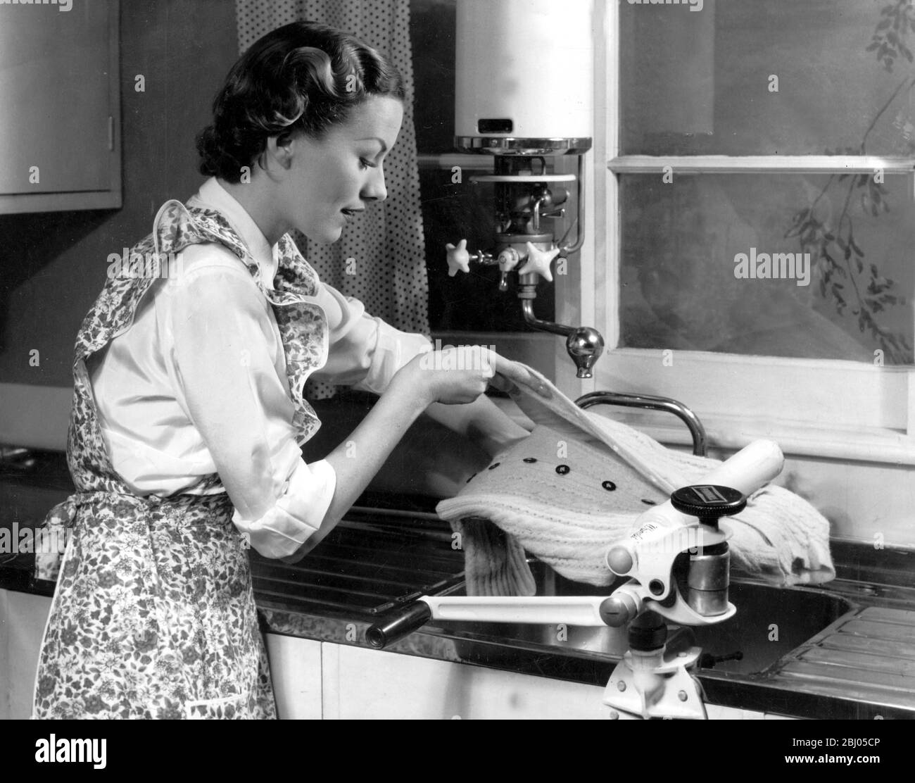 Washing wringer hires stock photography and images Alamy