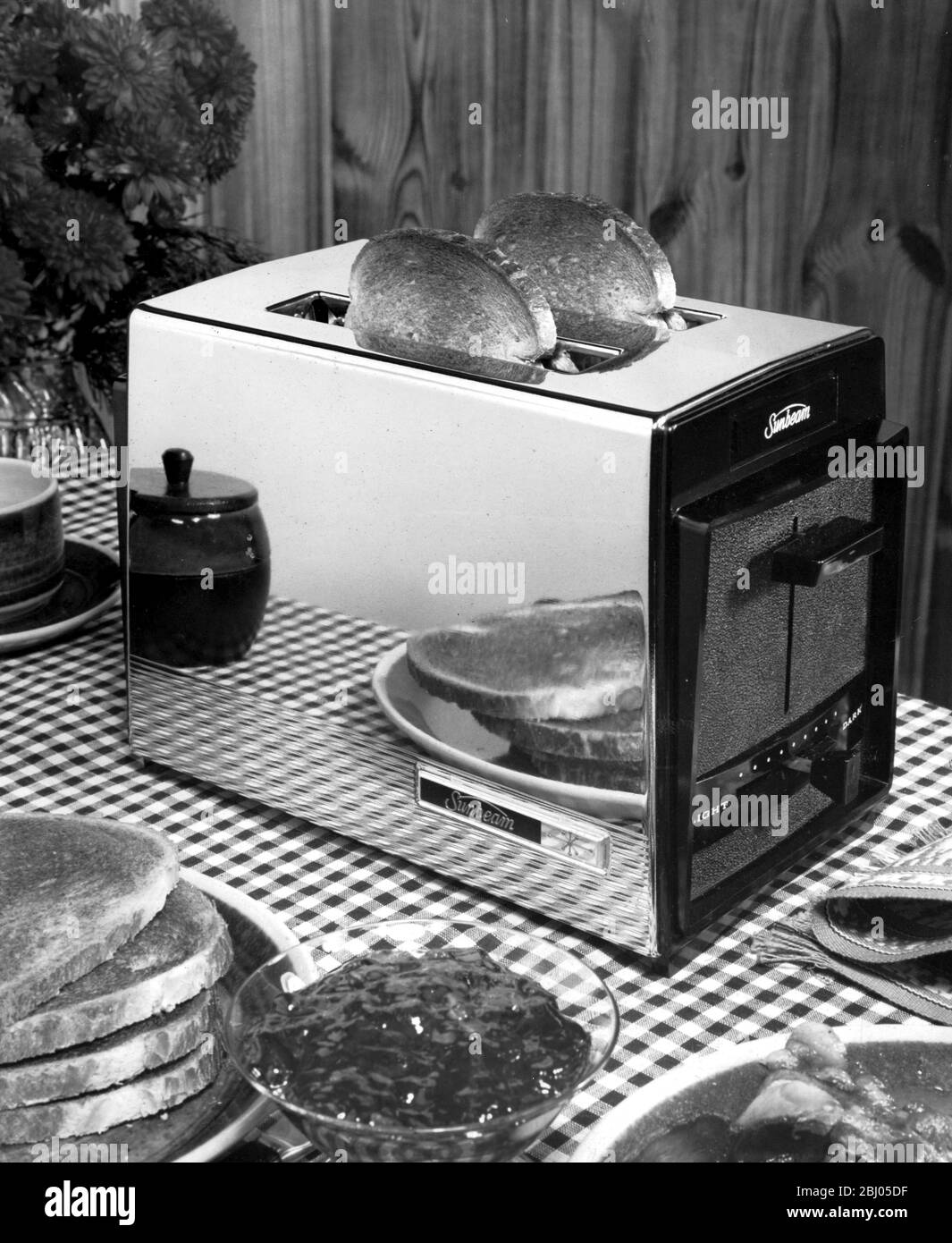 Two Slice Sunbeam Toaster 1966 Stock Photo Alamy