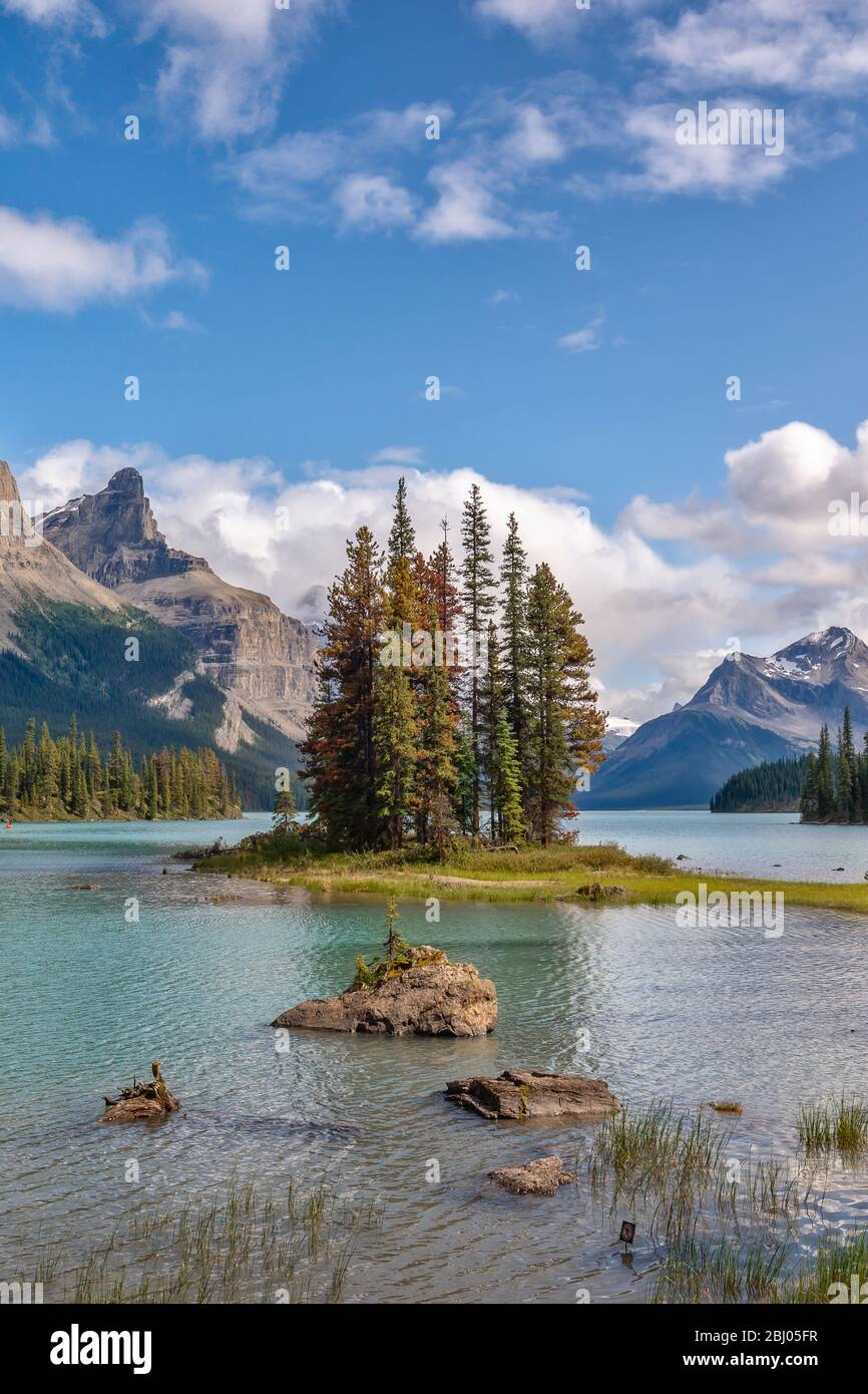 Spirit island in Maligne lake, Jasper National Park, Alberta, Rocky ...