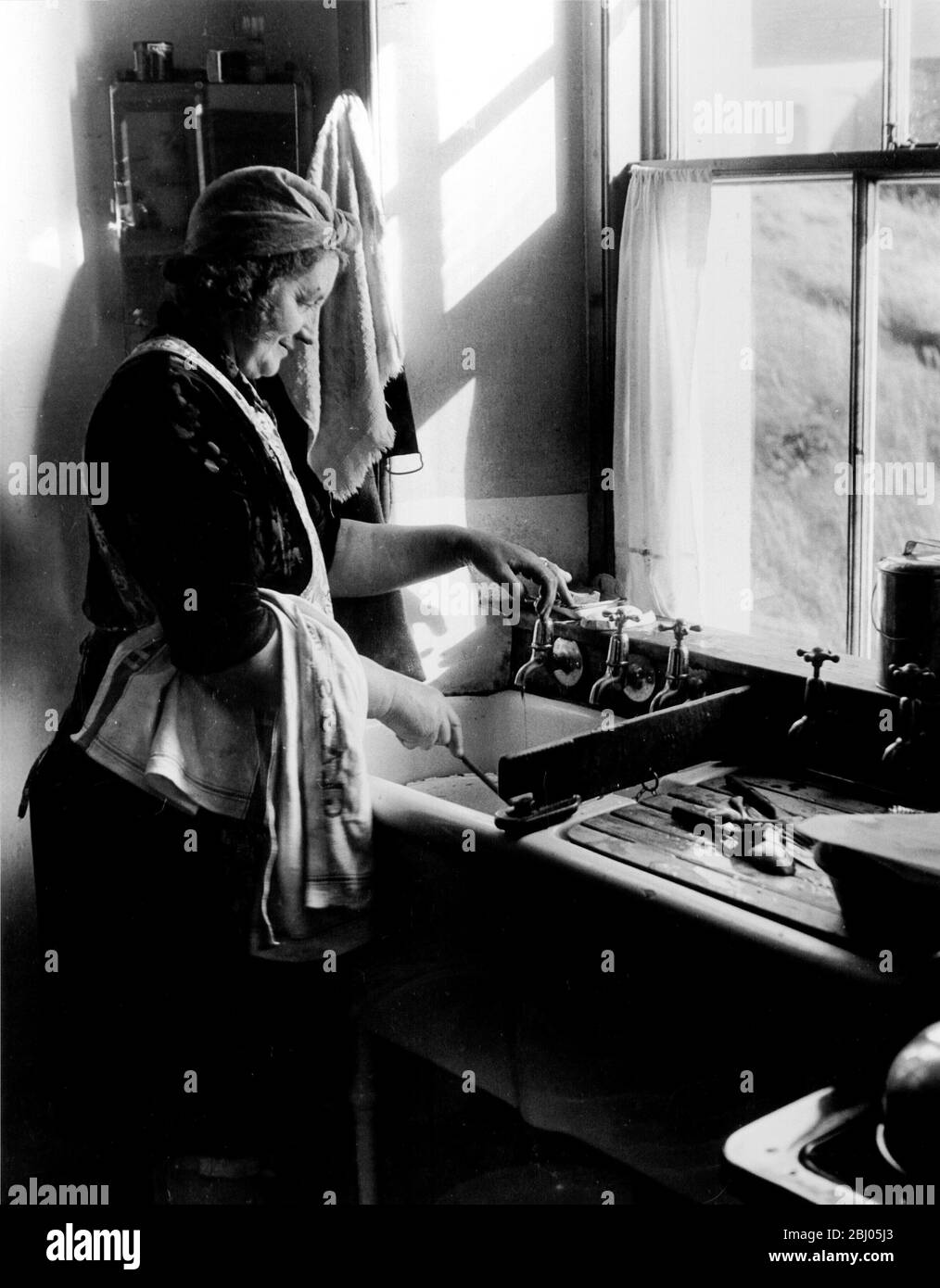 Housewife Black and White Stock Photos & Images - Alamy