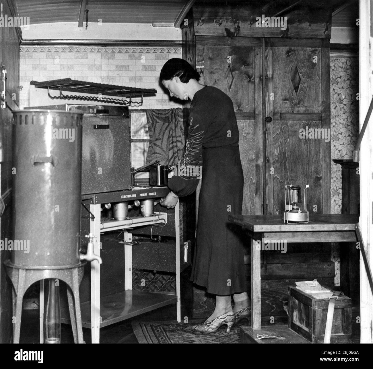 Water heater hi-res stock photography and images - Alamy