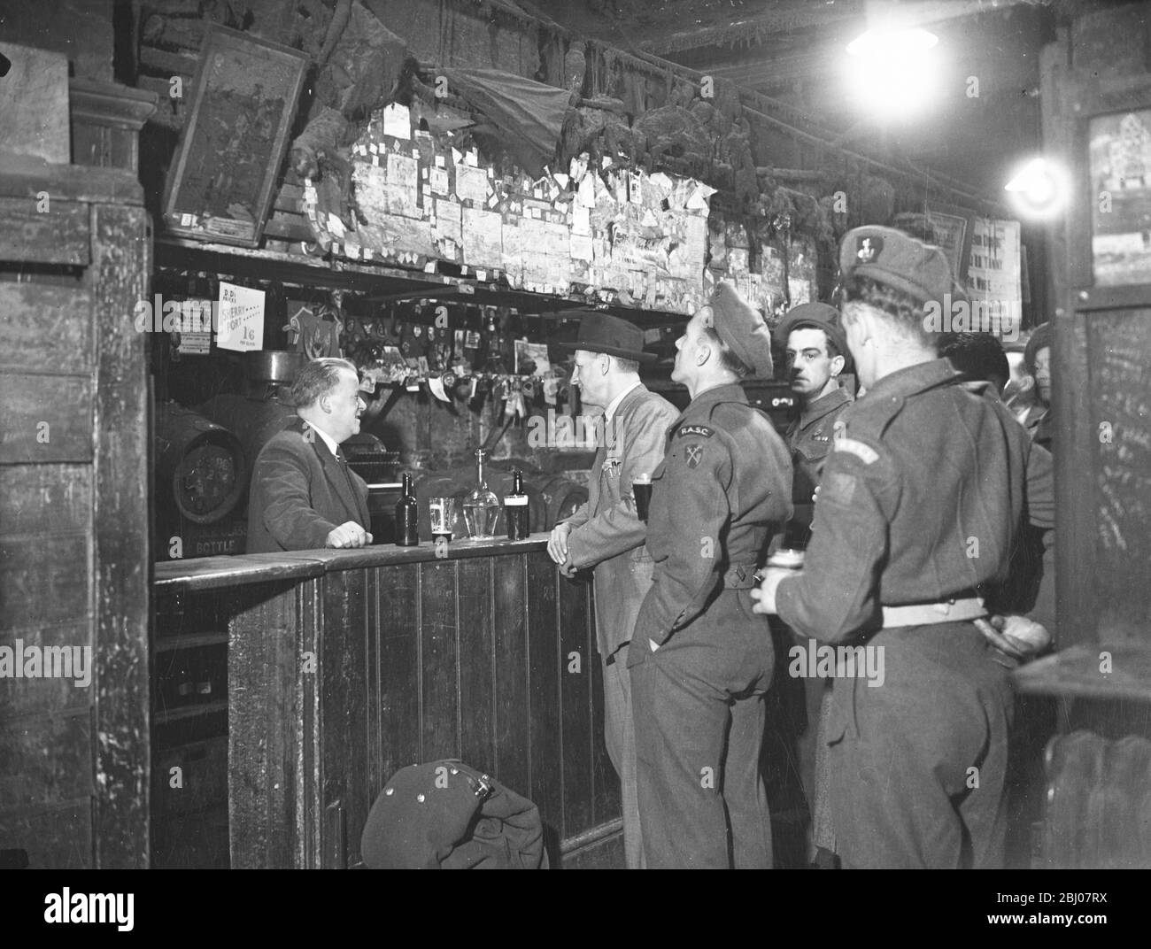 Royal Army Service Corps soldier in a pub Stock Photo