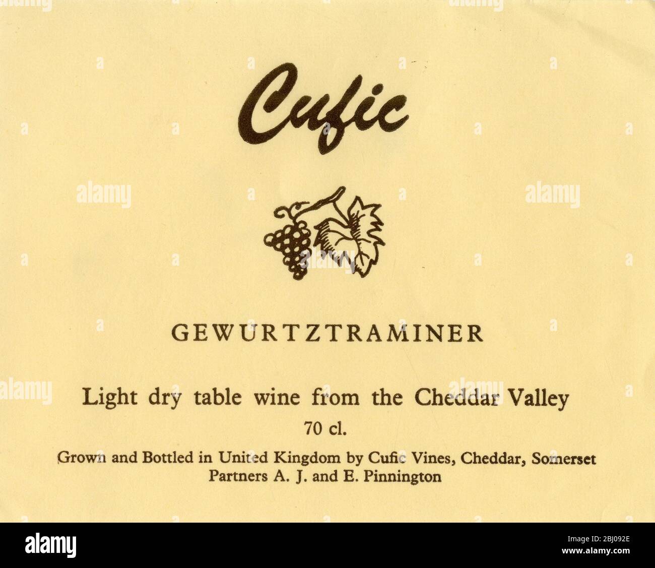 Wine Label. - Cufic. Light dry table wine from the Cheddar Valley. 70cl. Grown and bottled in the UK by Cufic vines, Cheddar Somerset Partners A.J. and E.Pinnington. - Stock Photo