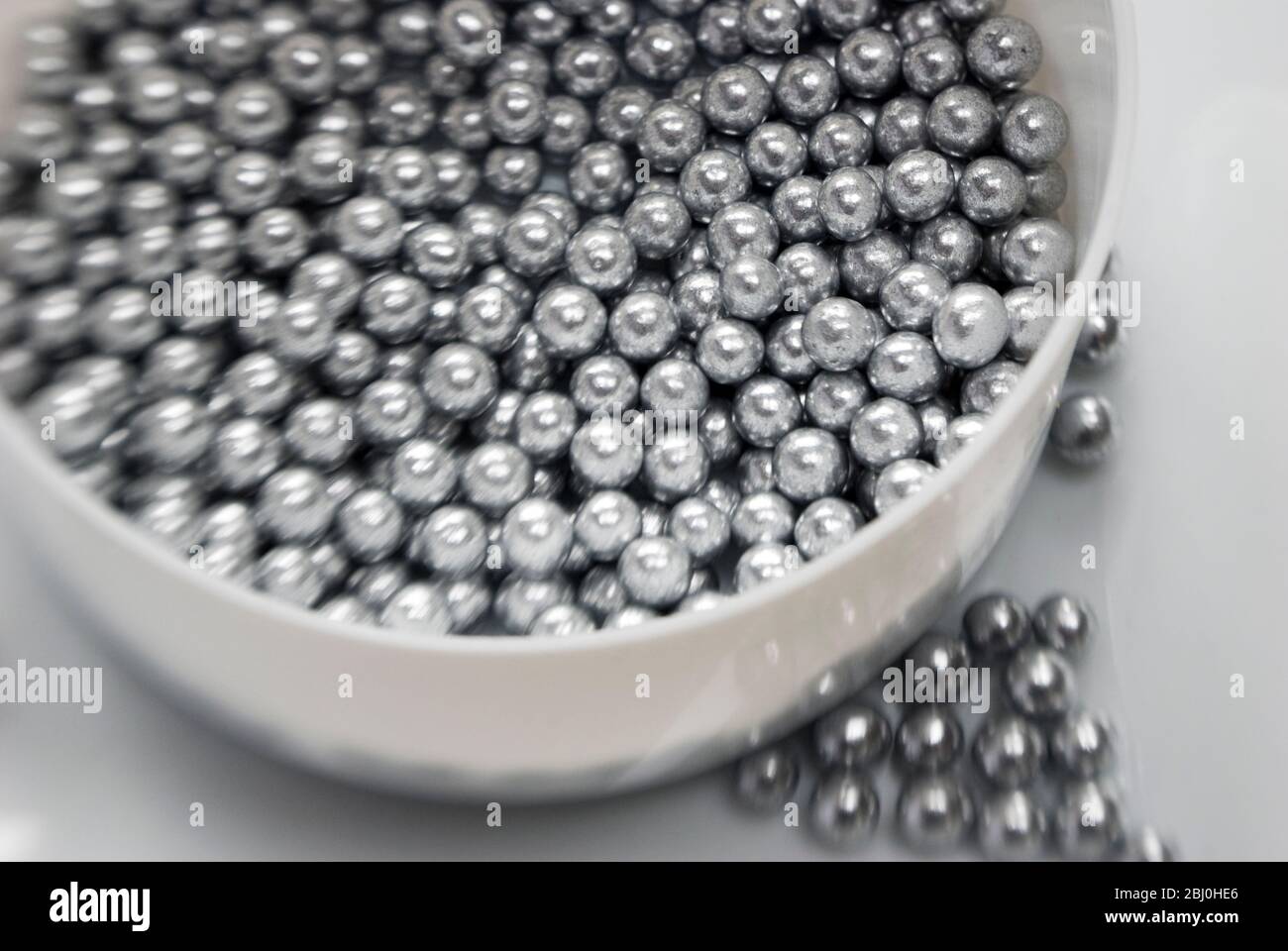 Silver cake decoration balls hi-res stock photography and images - Alamy