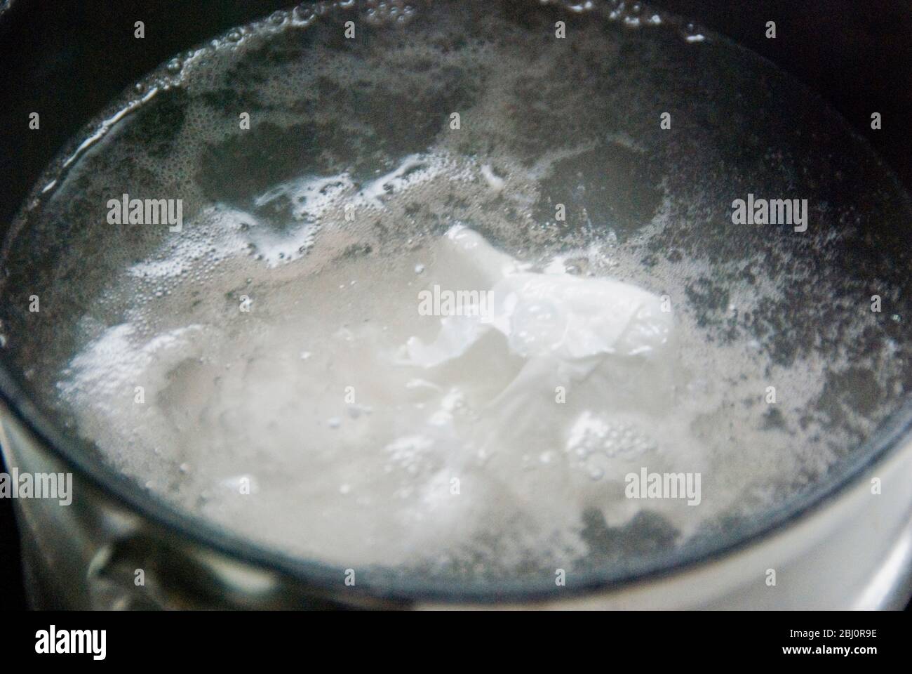 Poaching egg water hires stock photography and images Alamy