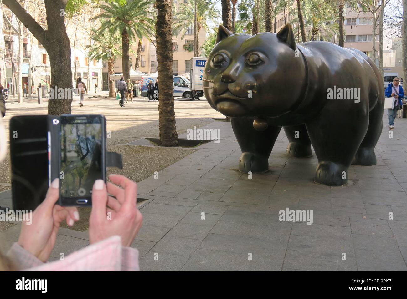 cat sculpture Barcelona Rambla Stock Photo Alamy