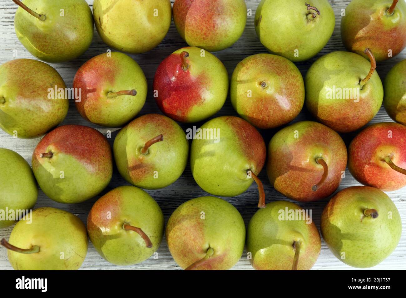 Heap ripe juicy pears hi-res stock photography and images - Alamy