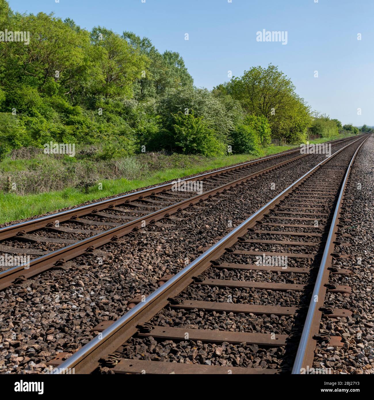 Parallel railroad tracks hi-res stock photography and images - Alamy