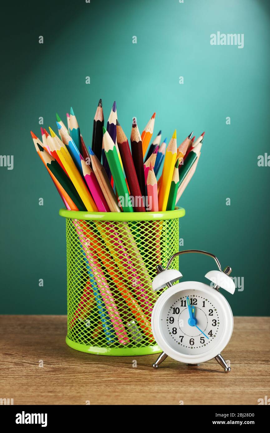 Green crayons hi-res stock photography and images - Alamy