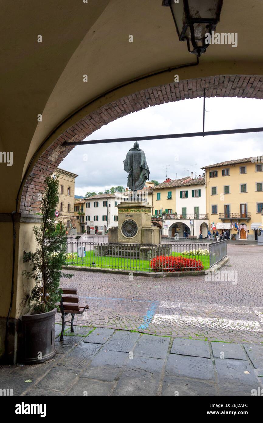 Italy greve in chianti sculpture hi-res stock photography and images