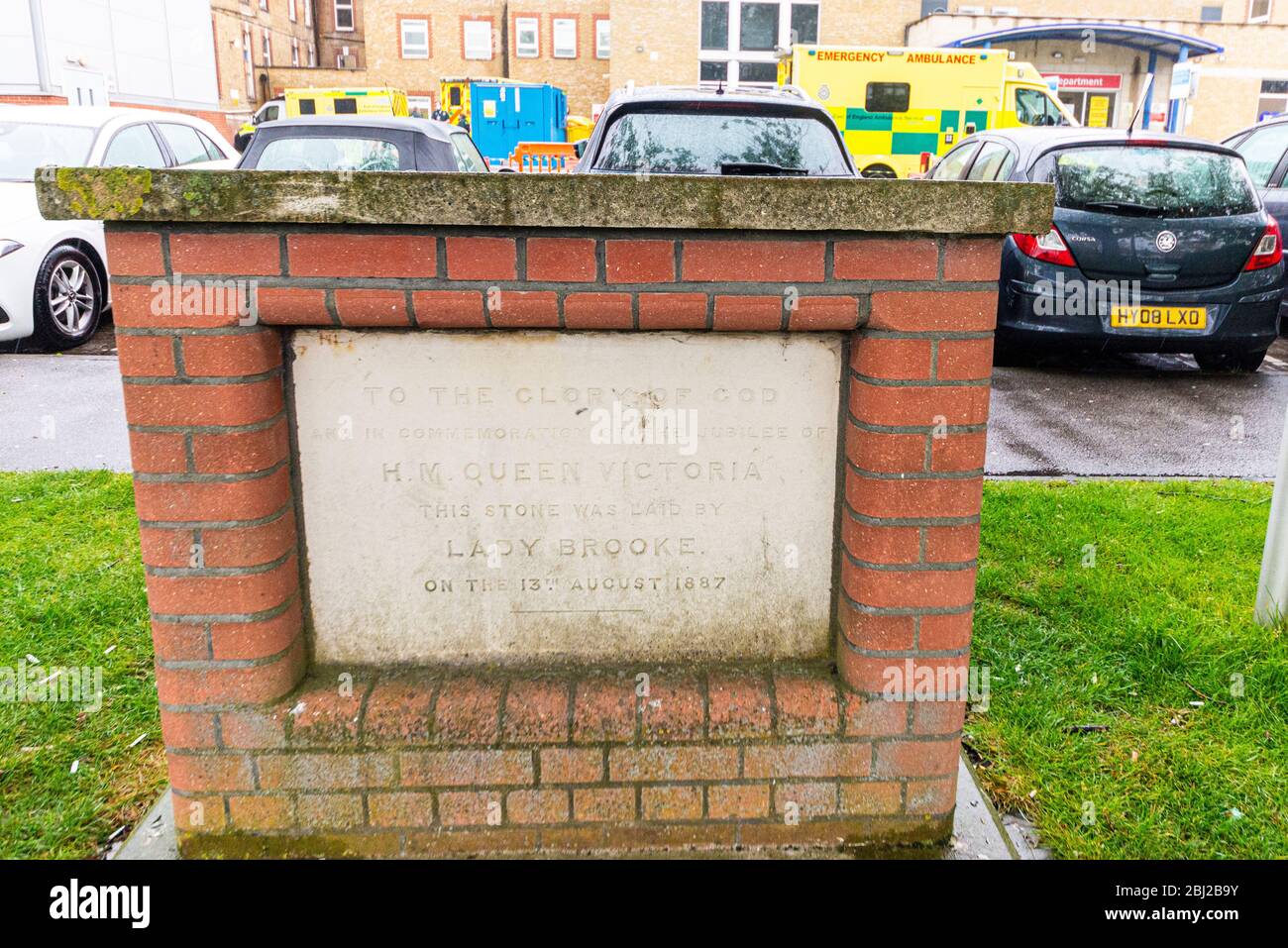 Stone laid by Lady Brooke at Southend Hospital in 1887, Essex, UK. Commemorating Queen Victoria's golden jubilee. COVID-19 bay, ambulances Stock Photo