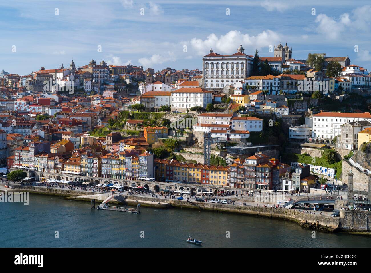 The historic river front of the Ribeira region of Porto, Portugal Stock Photo
