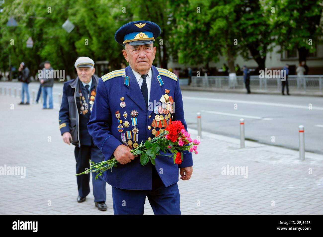 World war ii veterans flowers hi-res stock photography and images - Alamy