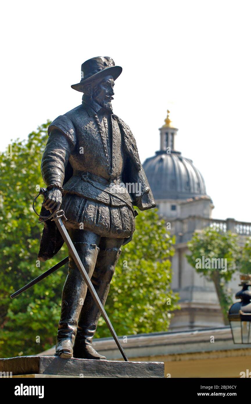 Statue of Sir Walter Raleigh in the grounds of the Old Royal Naval College, Greenwich, London, England, UK Stock Photo