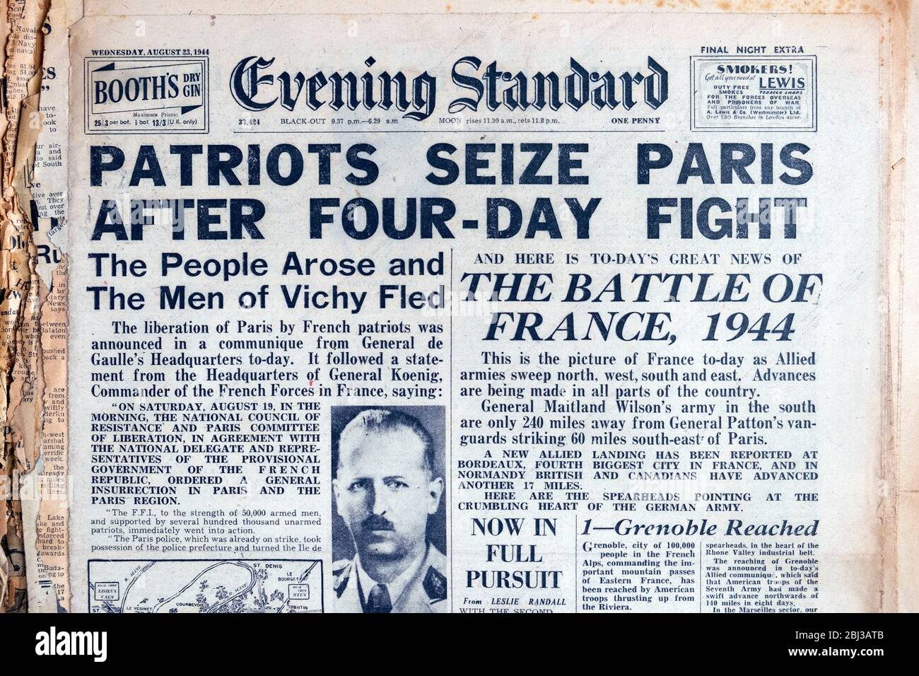 'Patriots Seize Paris After Four-Day Fight' 'The Battle of France 1944'  Evening Standard WWII newspaper headlines 23 August 1944 London England UK Stock Photo