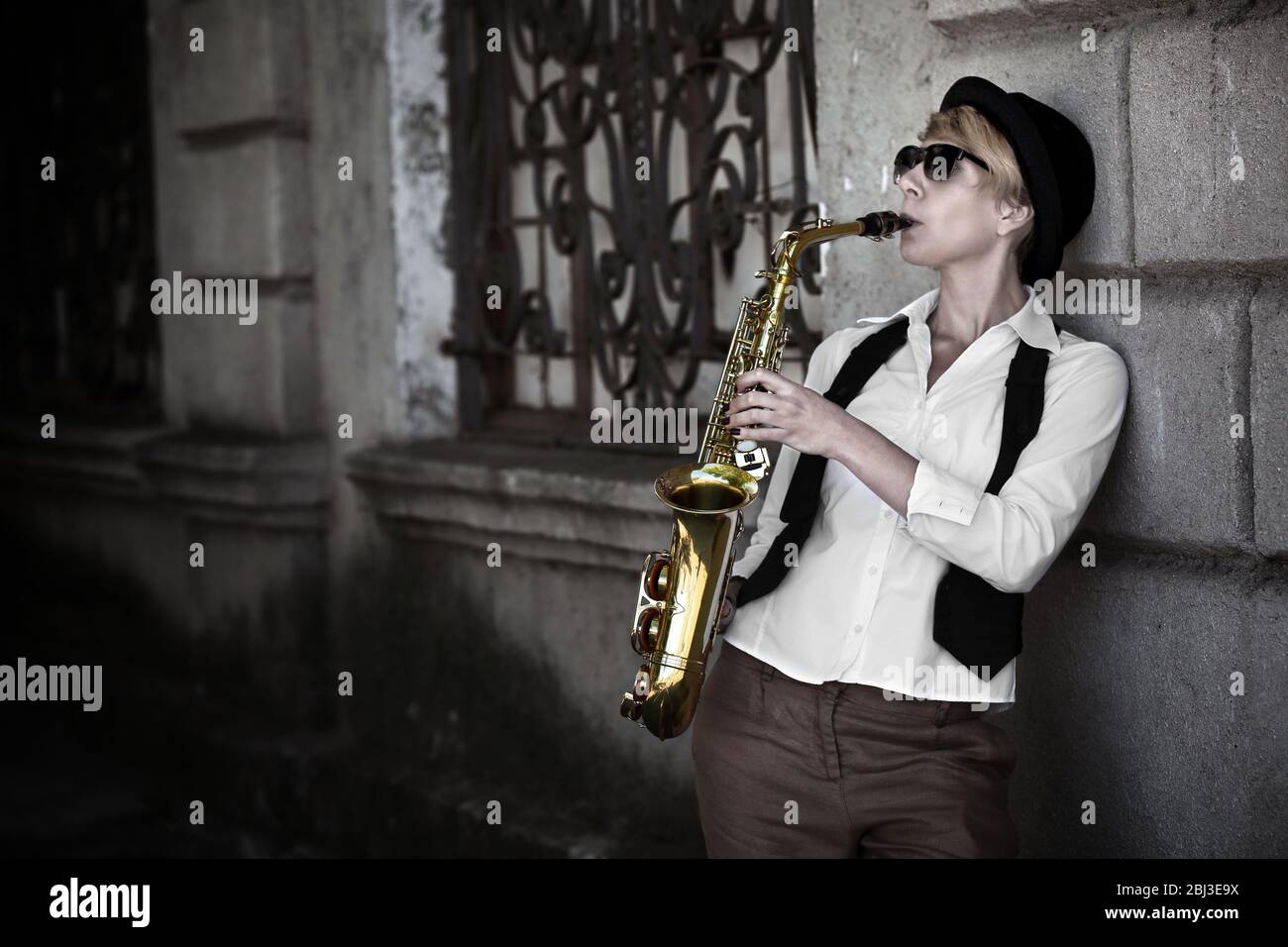 Saxophone hi-res stock photography and images - Alamy