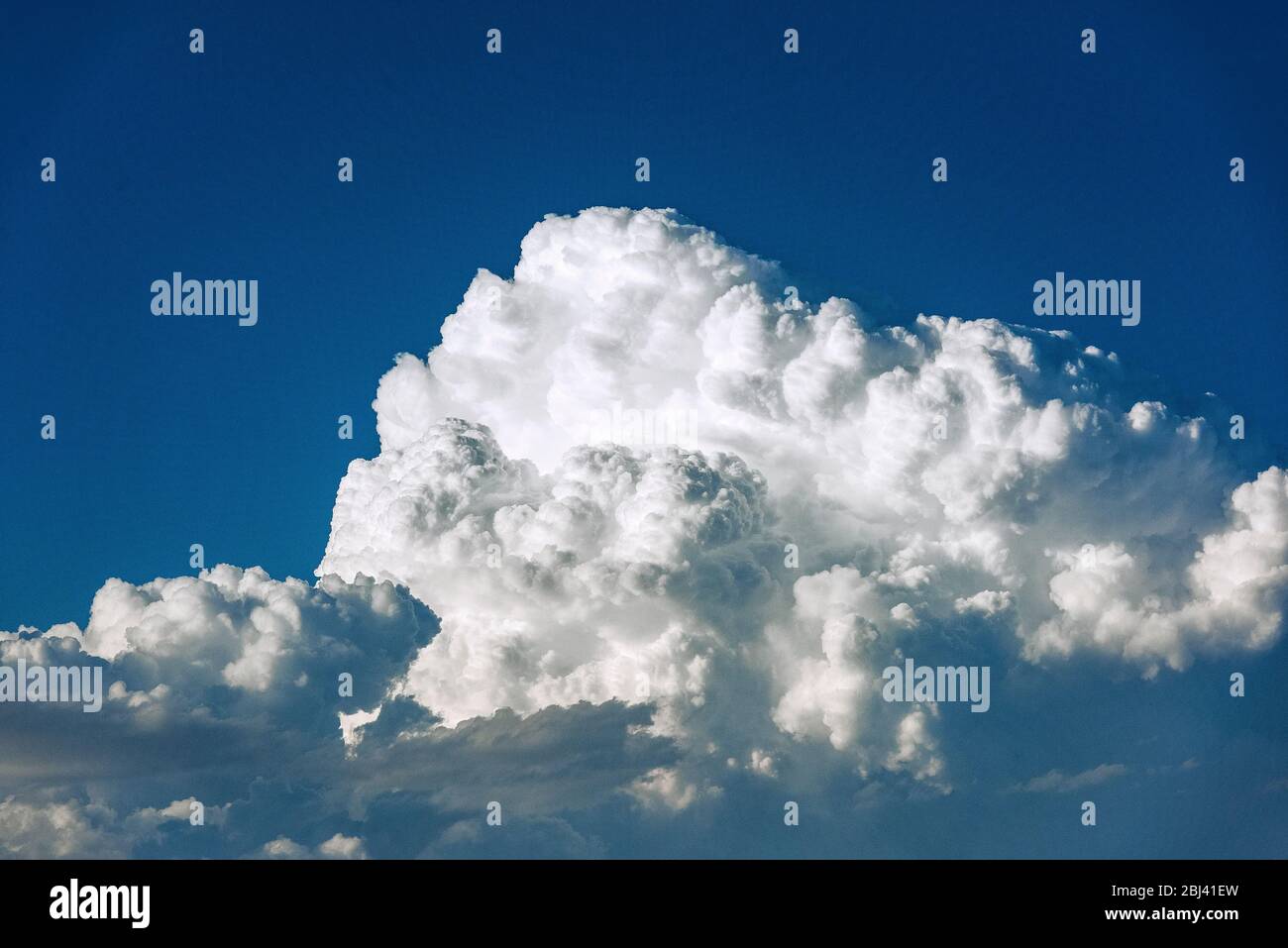 Billowing cumulonimbus cloud hi-res stock photography and images - Alamy