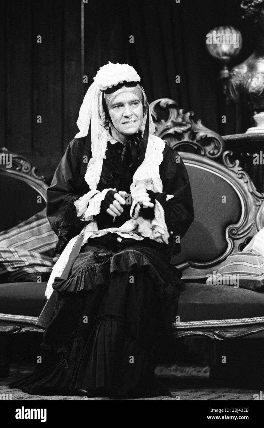Tom Courtenay (Lord Fancourt Babberley) in CHARLEY'S AUNT by Brandon Thomas at the  Apollo Theatre, London in 1971  set design: Roger Andrews costumes: Malcolm Pride lighting: Robert Bryan director: Braham Murray Stock Photo