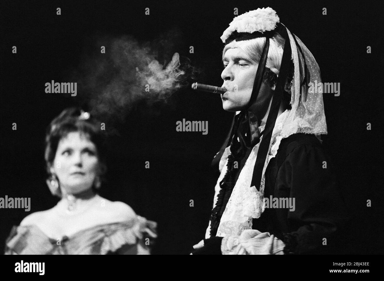 Tom Courtenay (Lord Fancourt Babberley) in CHARLEY'S AUNT by Brandon Thomas at the  Apollo Theatre, London in 1971   set design: Roger Andrews costumes: Malcolm Pride lighting: Robert Bryan director: Braham Murray Stock Photo