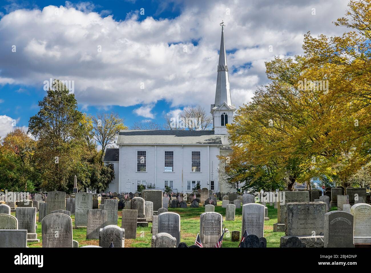 Town Common and United Congregational Church in Little Compton Stock