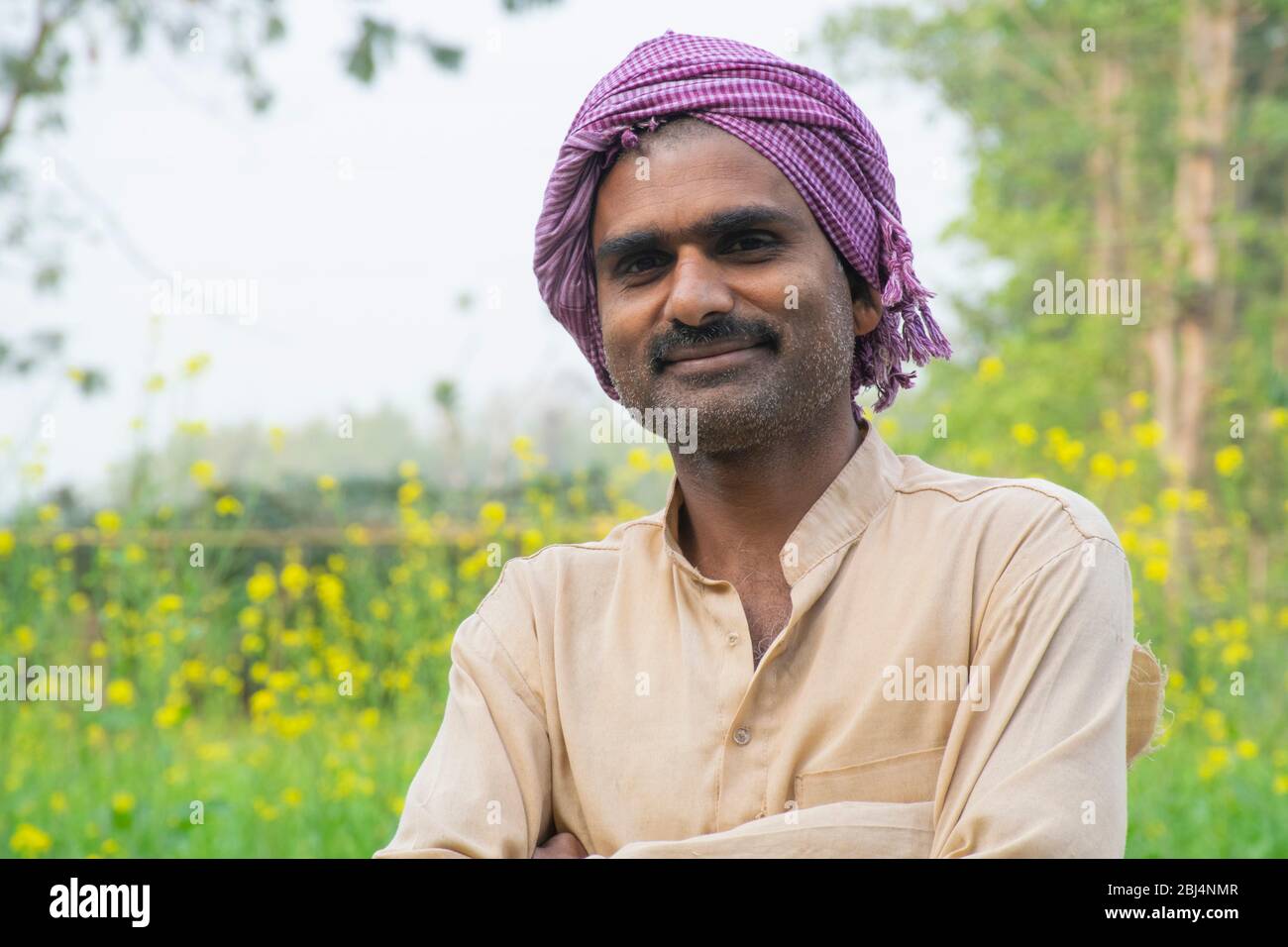 Farmer smiling indian hi-res stock photography and images - Alamy