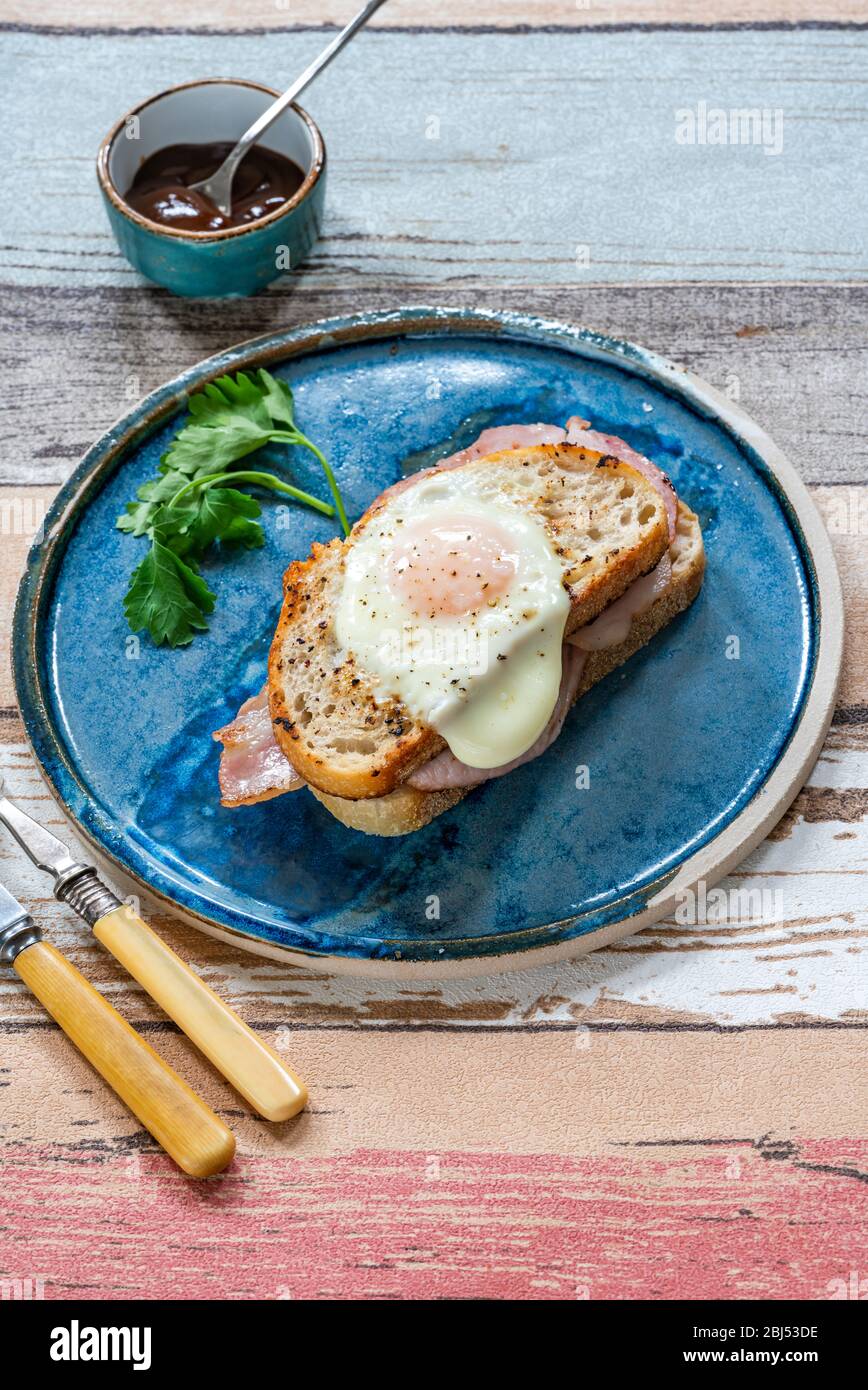 Egginthehole bacon sandwich Stock Photo Alamy