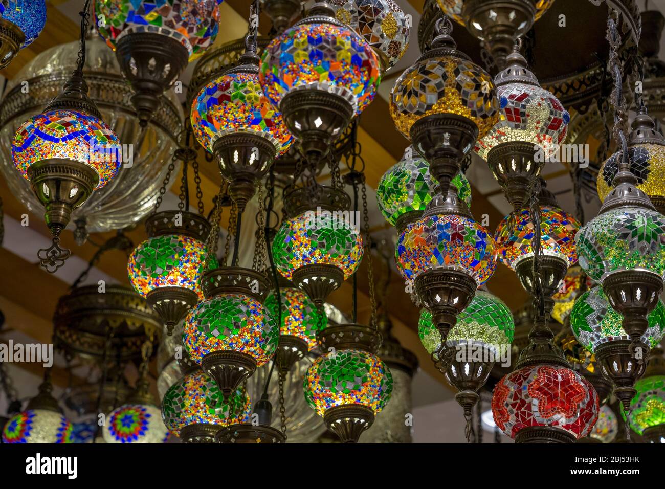 Colorful Arabic lanterns for sale in Souk Madinat Jumeirah in Dubai Stock  Photo - Alamy