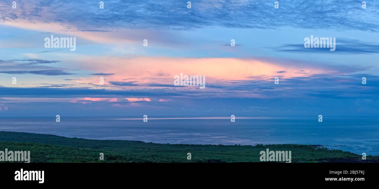 Hawaii ocean sunrise hires stock photography and images Alamy