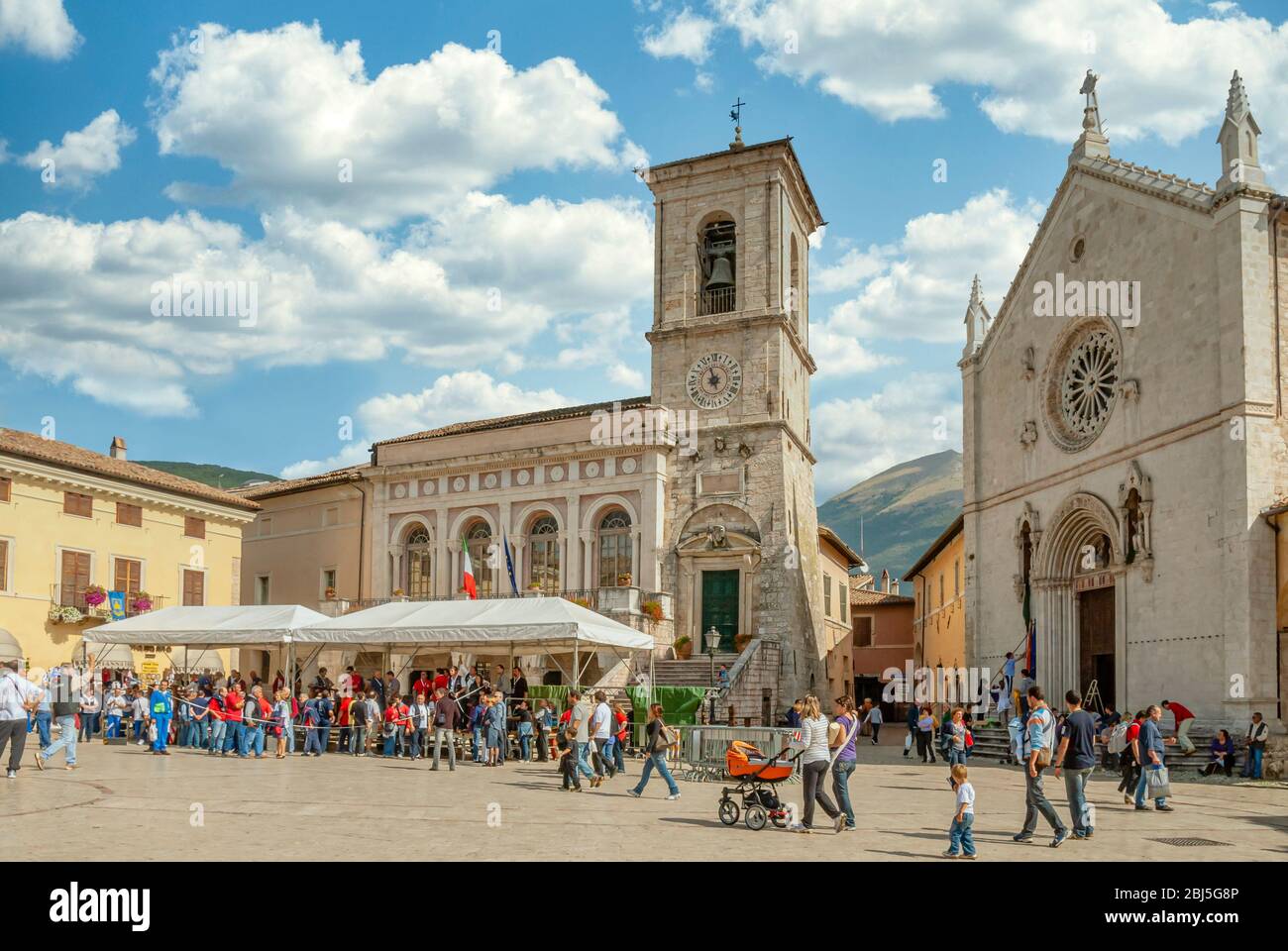 Palazzo Comunale and Cattedrale di S.Maria Argentea, Piazza San Benedetto, Norcia, Italy, Umbria Stock Photo