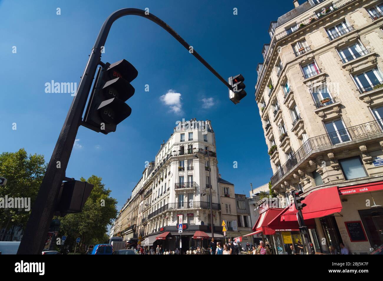 Pedestrian walk sign paris hires stock photography and images Alamy