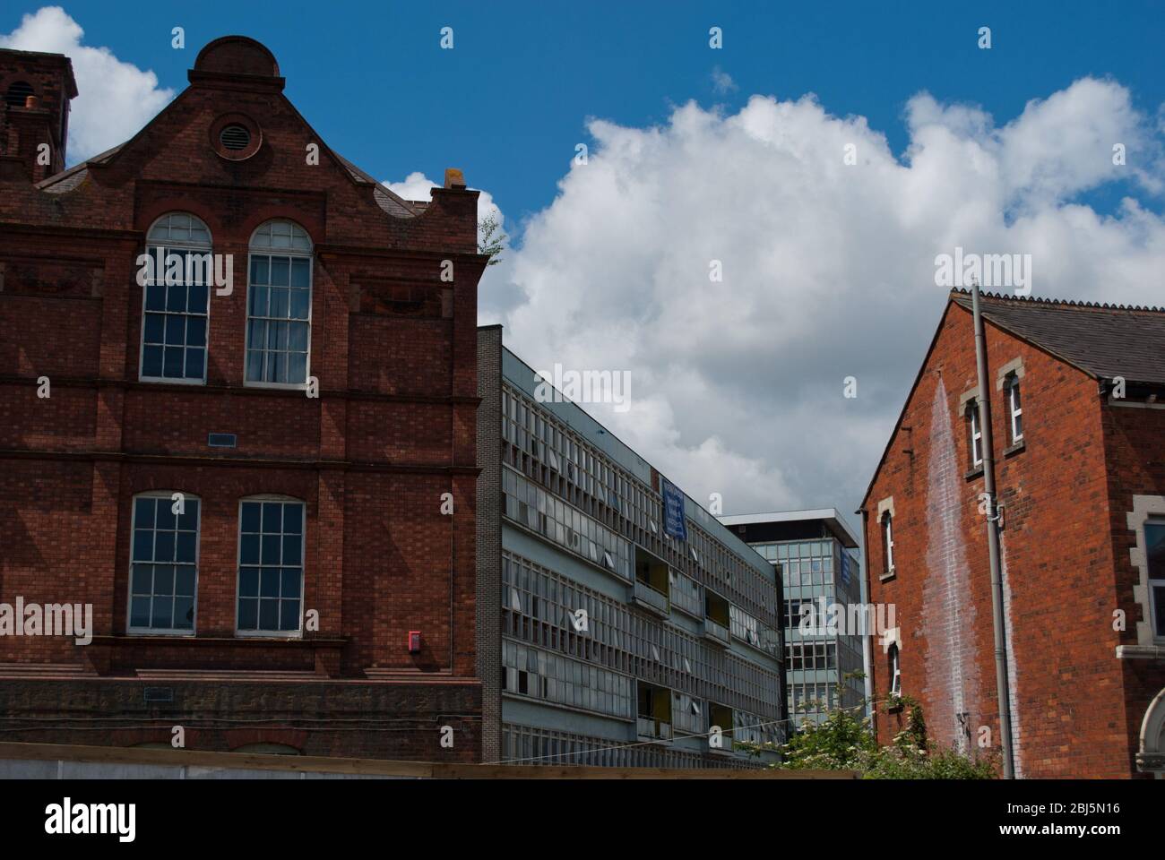 Swindon College, Regent Circus, Swindon, Wiltshire SN1 Stock Photo Alamy
