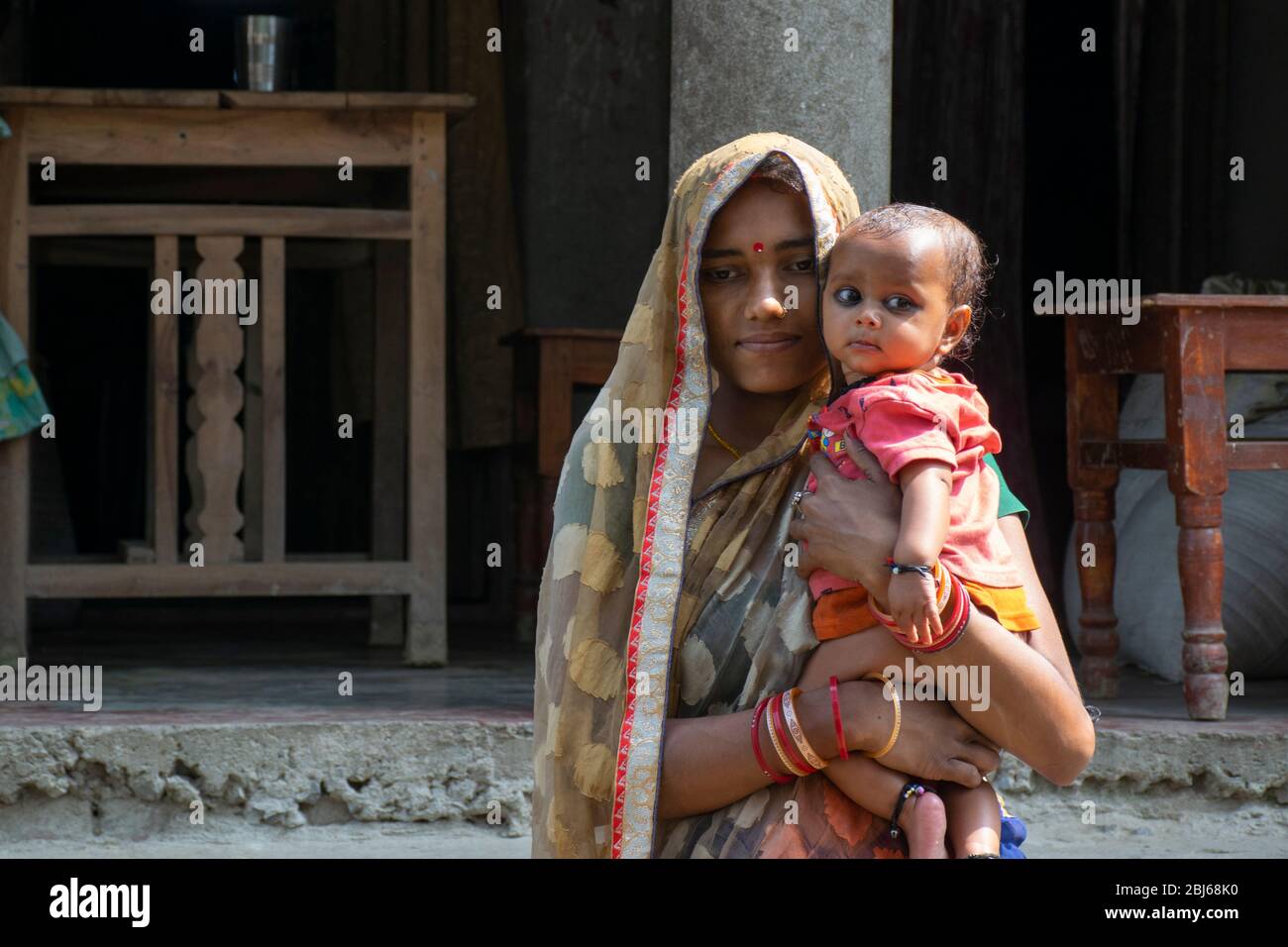 Poor Rural Mother Child poverty house india hi-res stock photography and images - Alamy