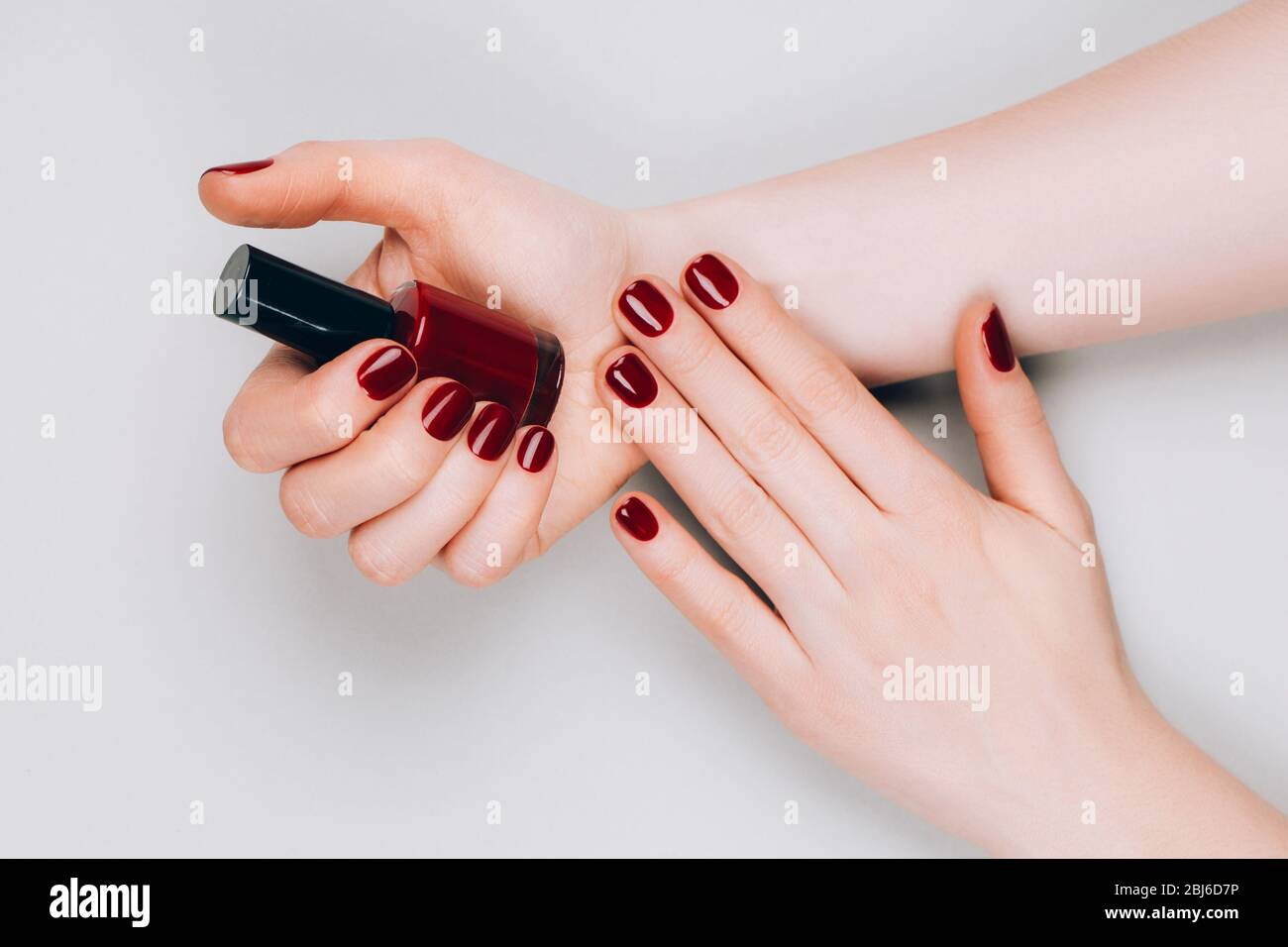 Love at First Sight – Dark Red Gel Nail Polish | 14 Day Manicure