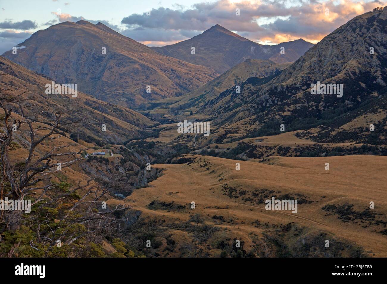 Moonlight Valley on Ben Lomond Station in Queenstown Stock Photo Alamy