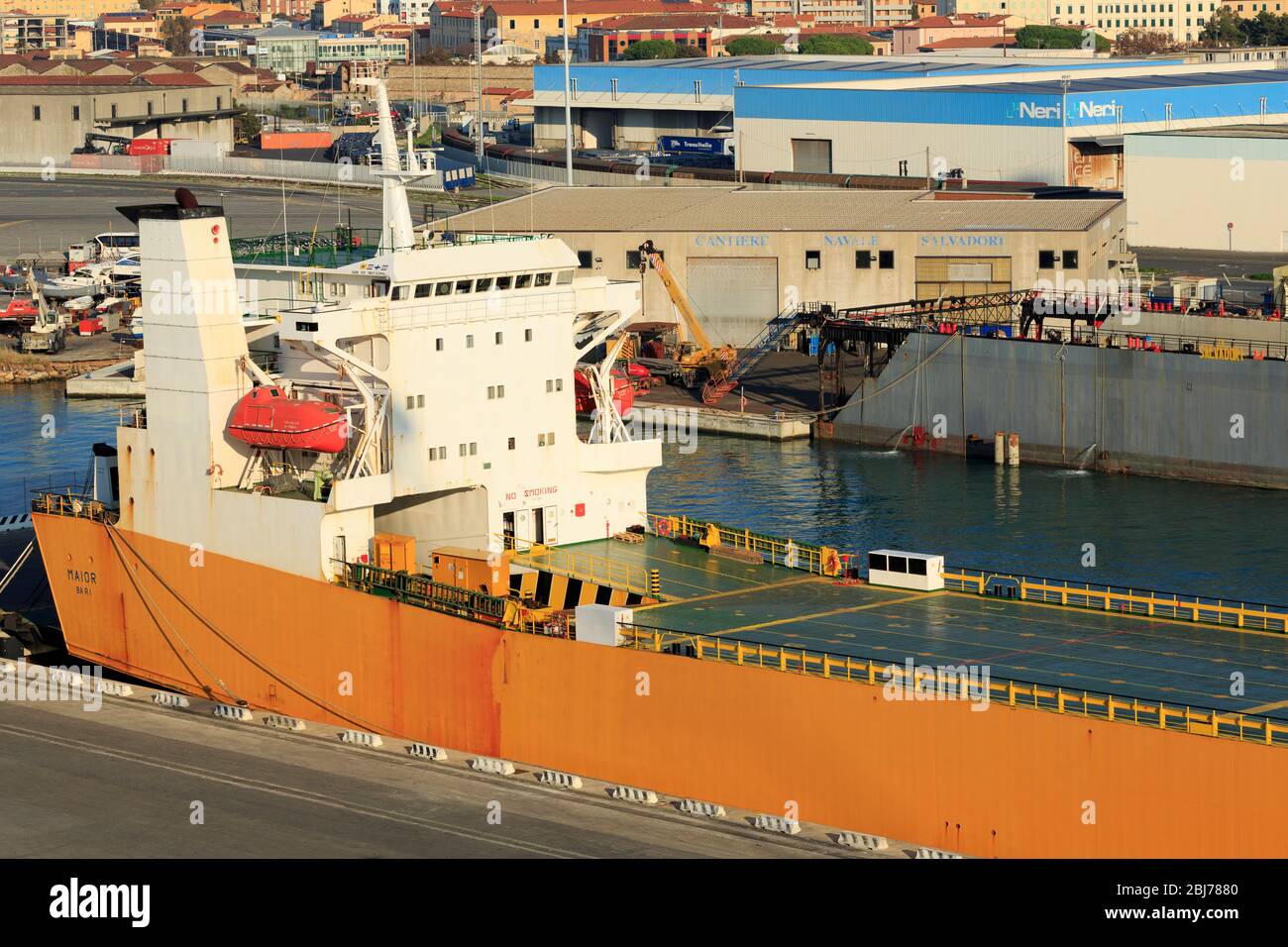 Italy shipping hi-res stock photography and images - Alamy