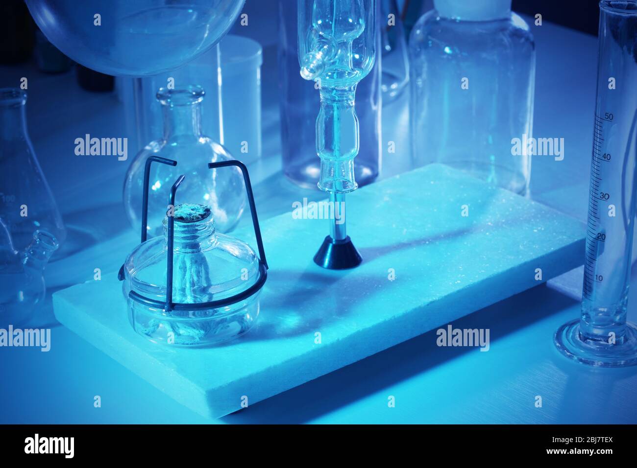 Chemistry lab set on table hi-res stock photography and images - Alamy