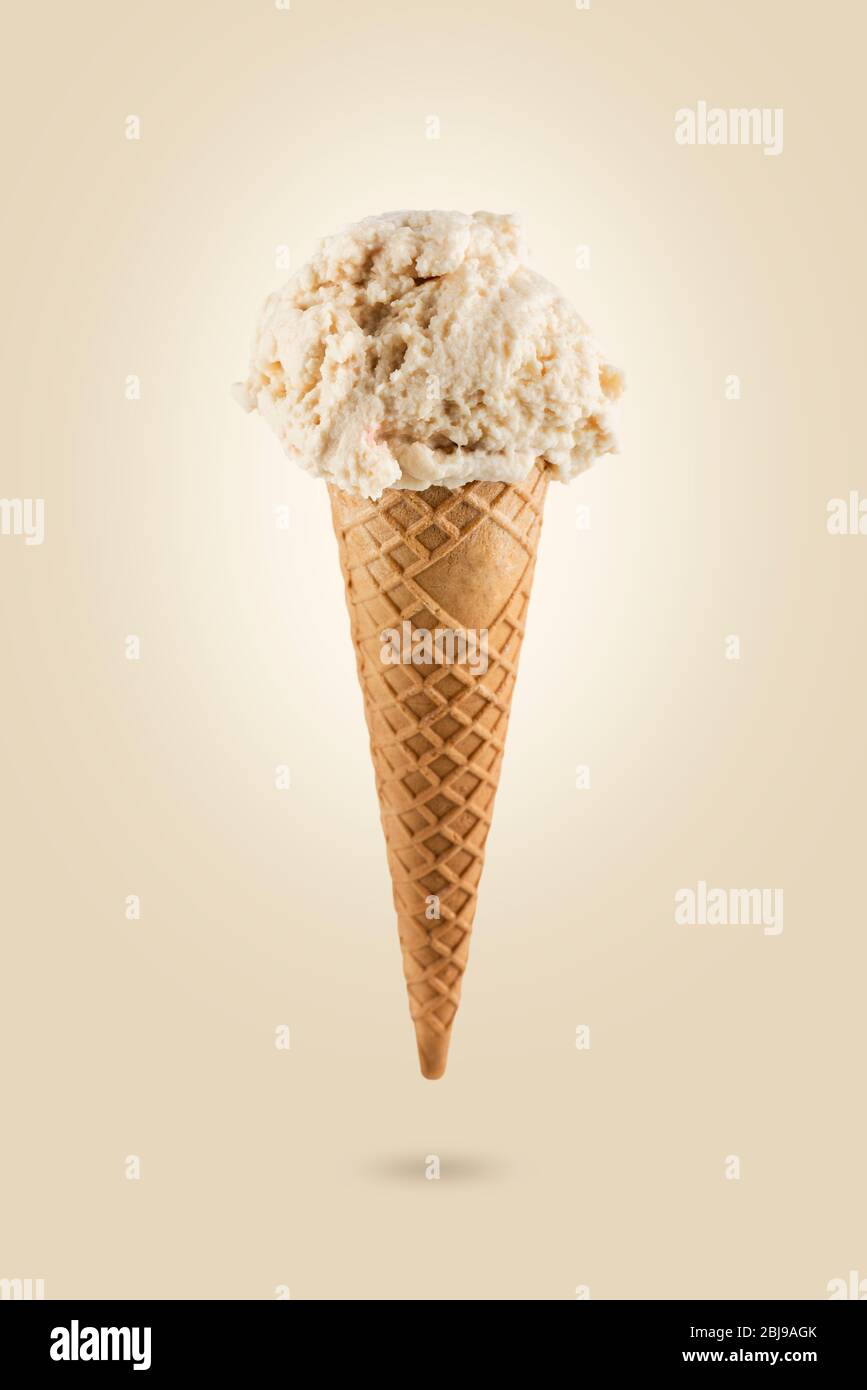 Vanilla ice cream cone hi-res stock photography and images - Alamy