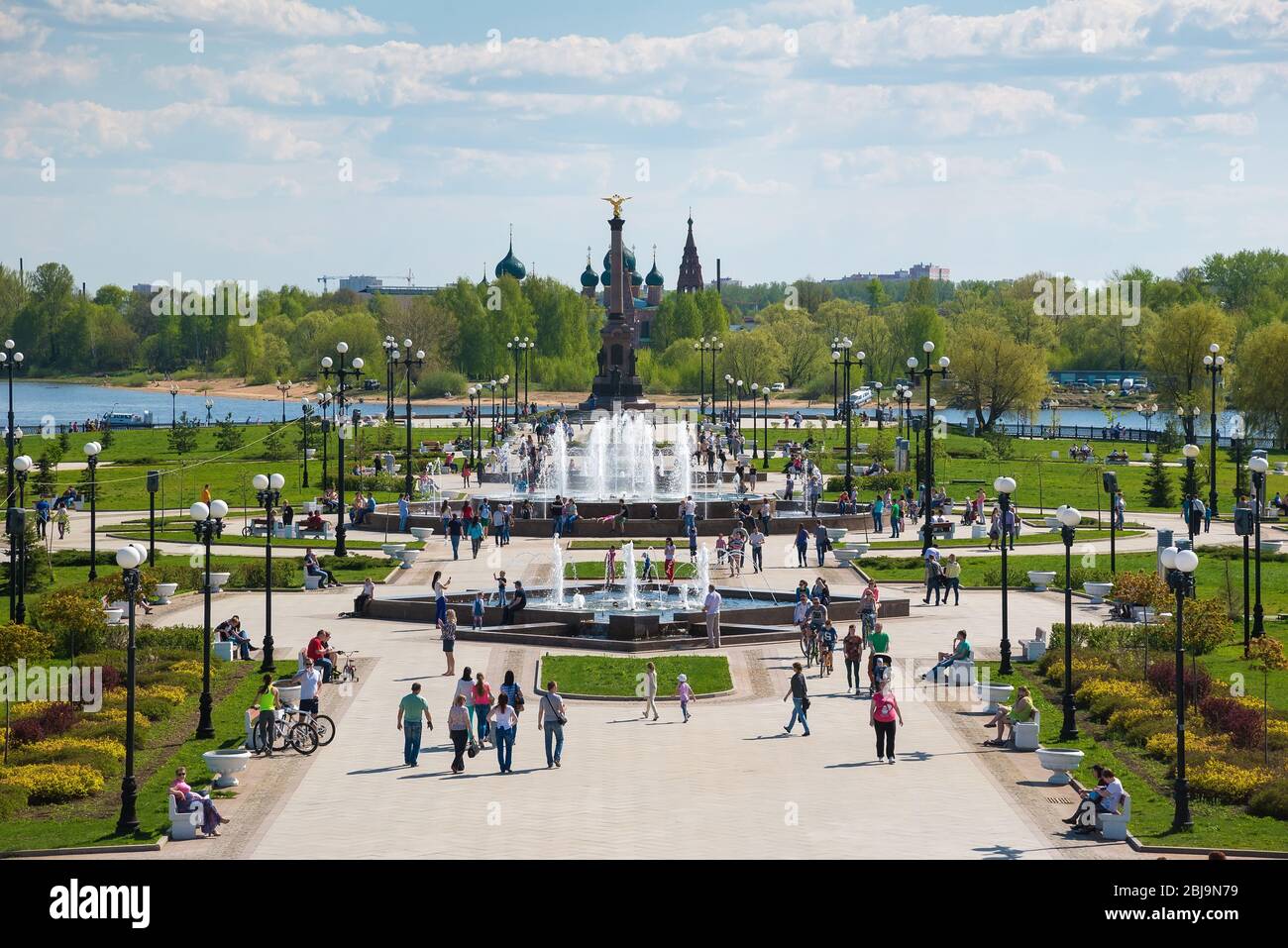 Где в ярославле можно. Где погулять в Ярославле. Ярославль город куда сходить погулять. Ярославль город куда сходить погулять с детьми. Что интересного в Ярославле парк стрелка.