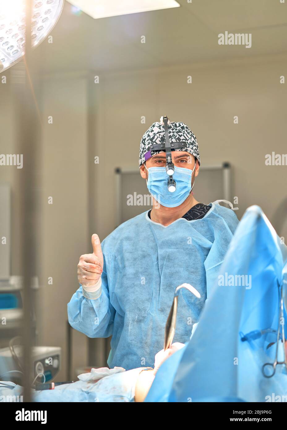 doctor performs plastic surgery Stock Photo Alamy