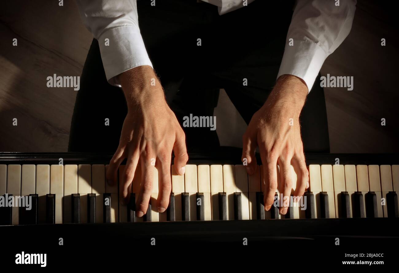 Close-up, de, mão homem, piano jogo